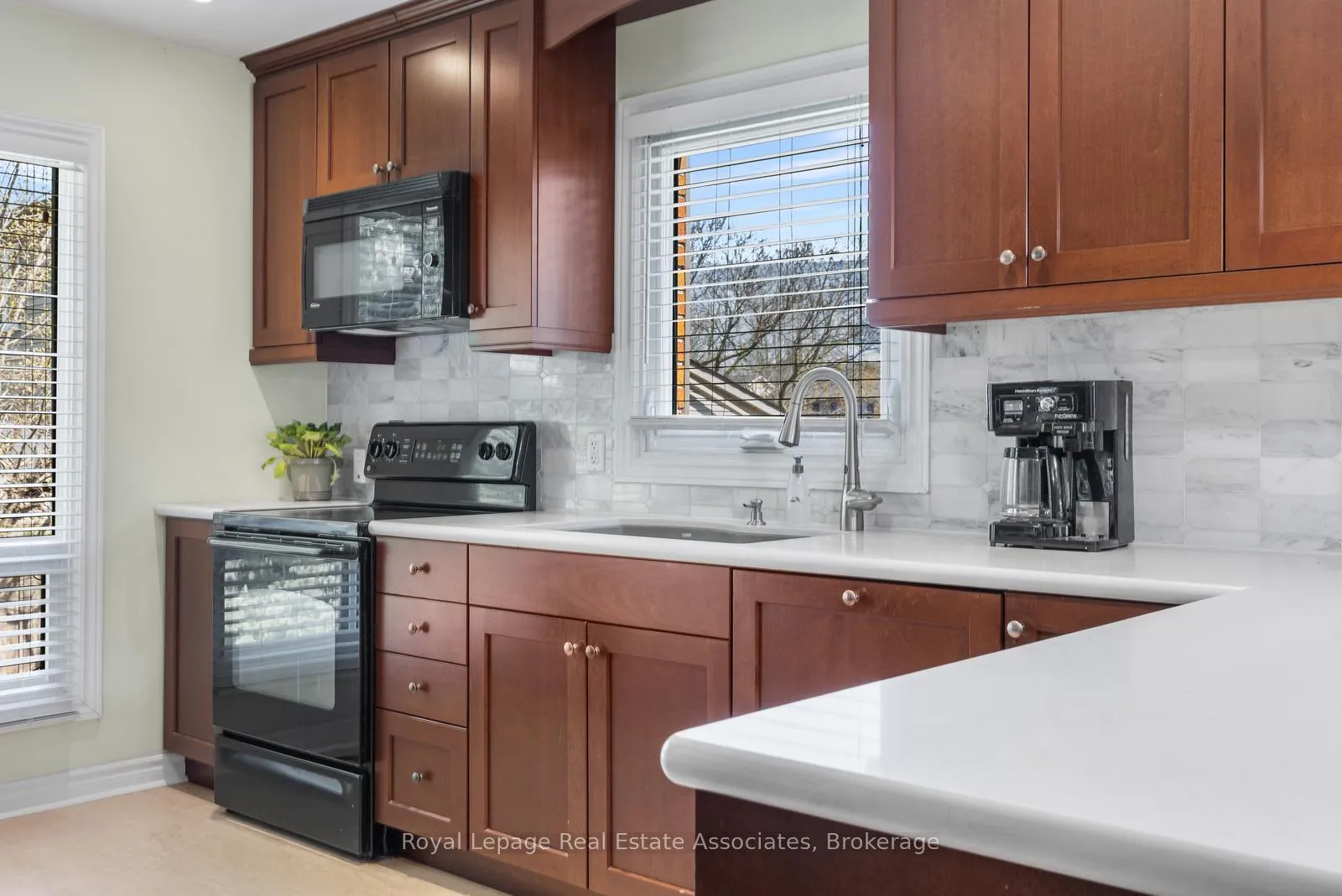 Photo 15 of 4107 Rolling Valley Drive, Mississauga, Erin Mills — HOMEH
