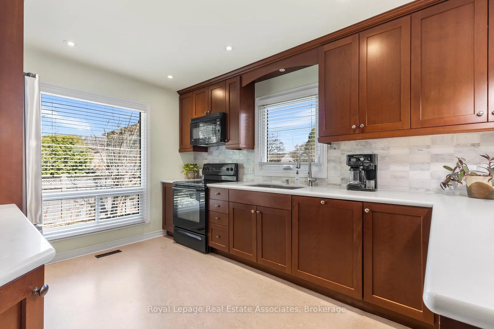 Photo 16 of 4107 Rolling Valley Drive, Mississauga, Erin Mills — HOMEH