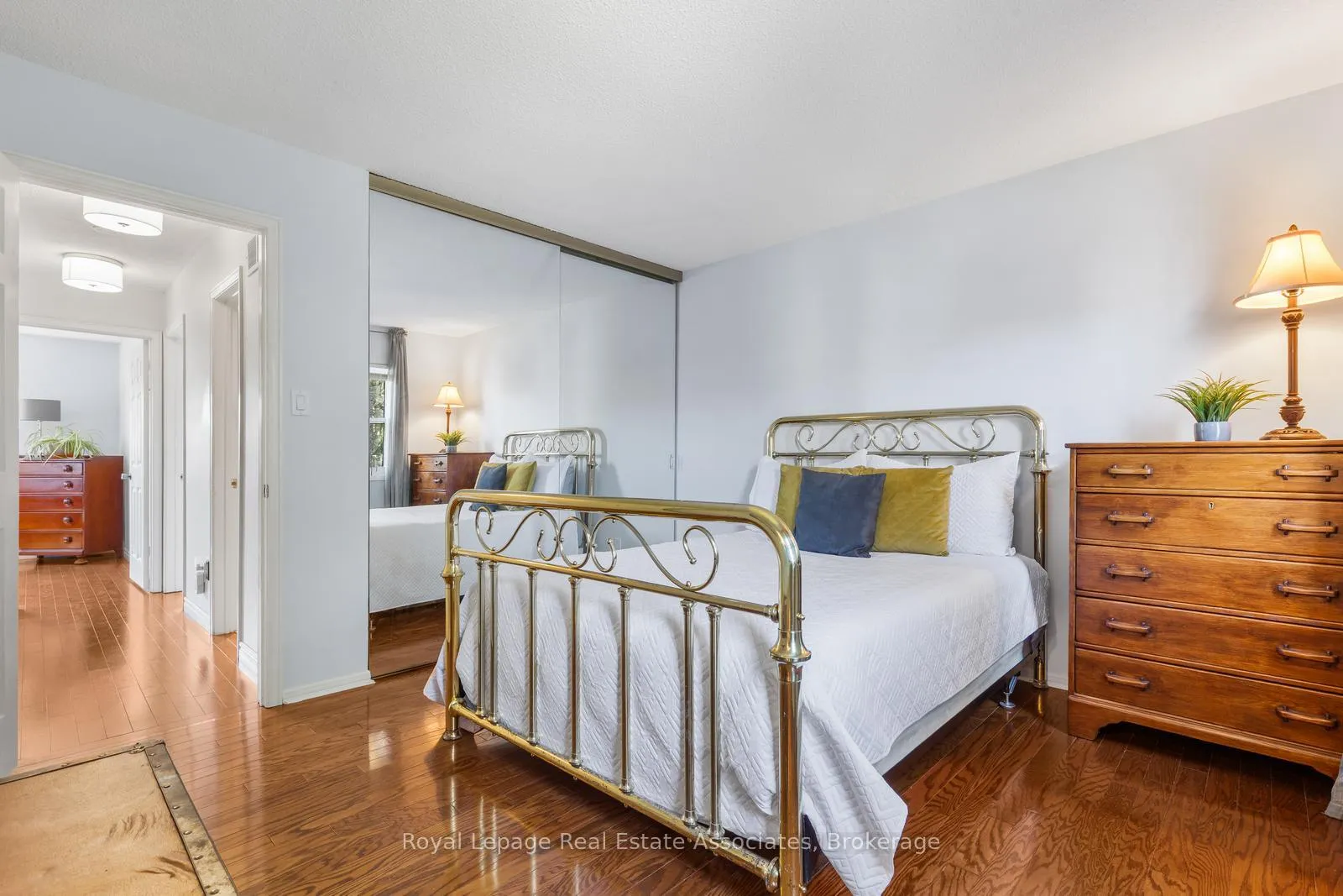 Photo 21 of 4107 Rolling Valley Drive, Mississauga, Erin Mills — HOMEH