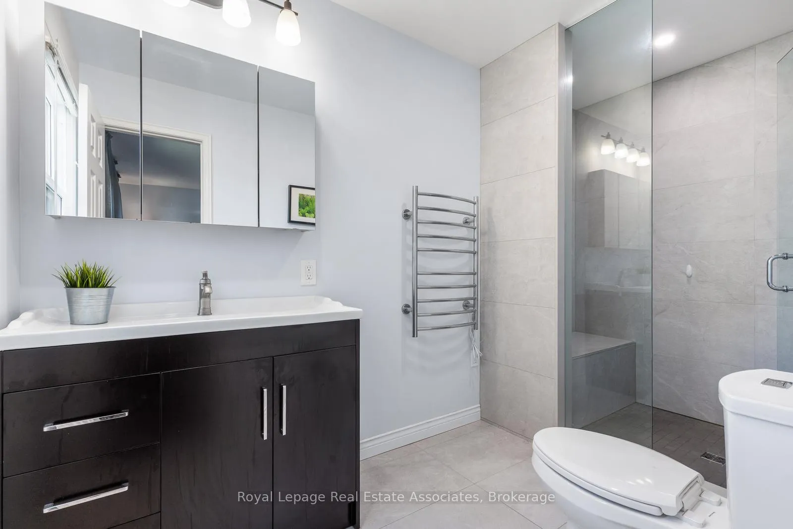 Photo 22 of 4107 Rolling Valley Drive, Mississauga, Erin Mills — HOMEH