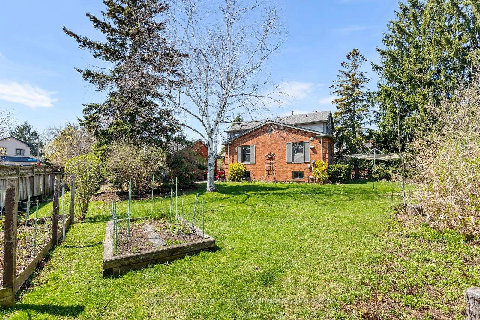 Photo 34 of 4107 Rolling Valley Drive, Mississauga, Erin Mills — HOMEH