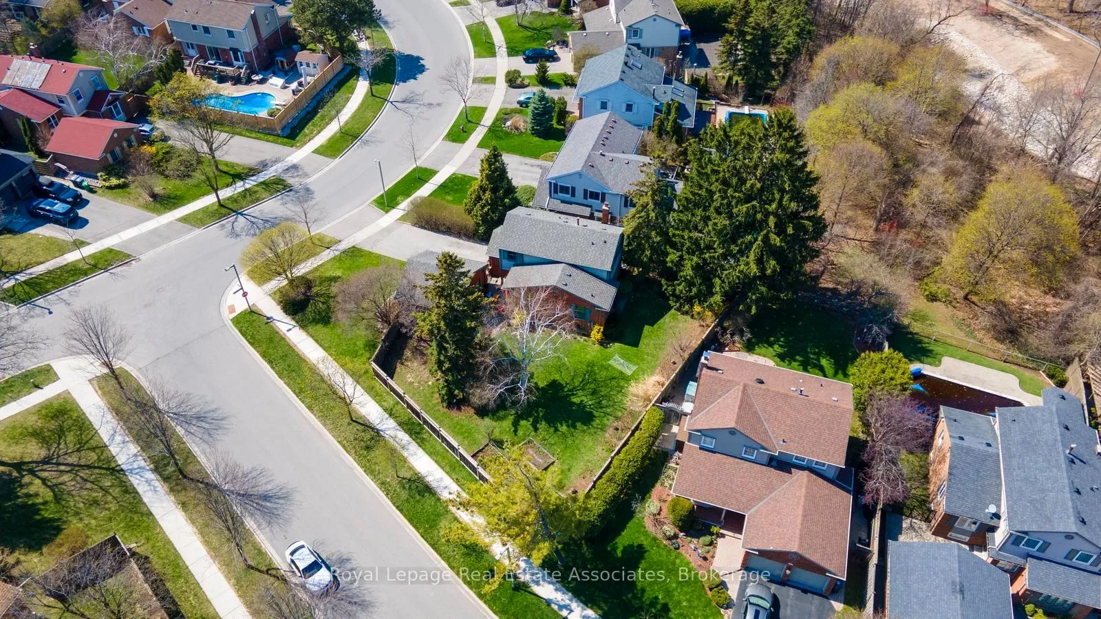 Photo 39 of 4107 Rolling Valley Drive, Mississauga, Erin Mills — HOMEH