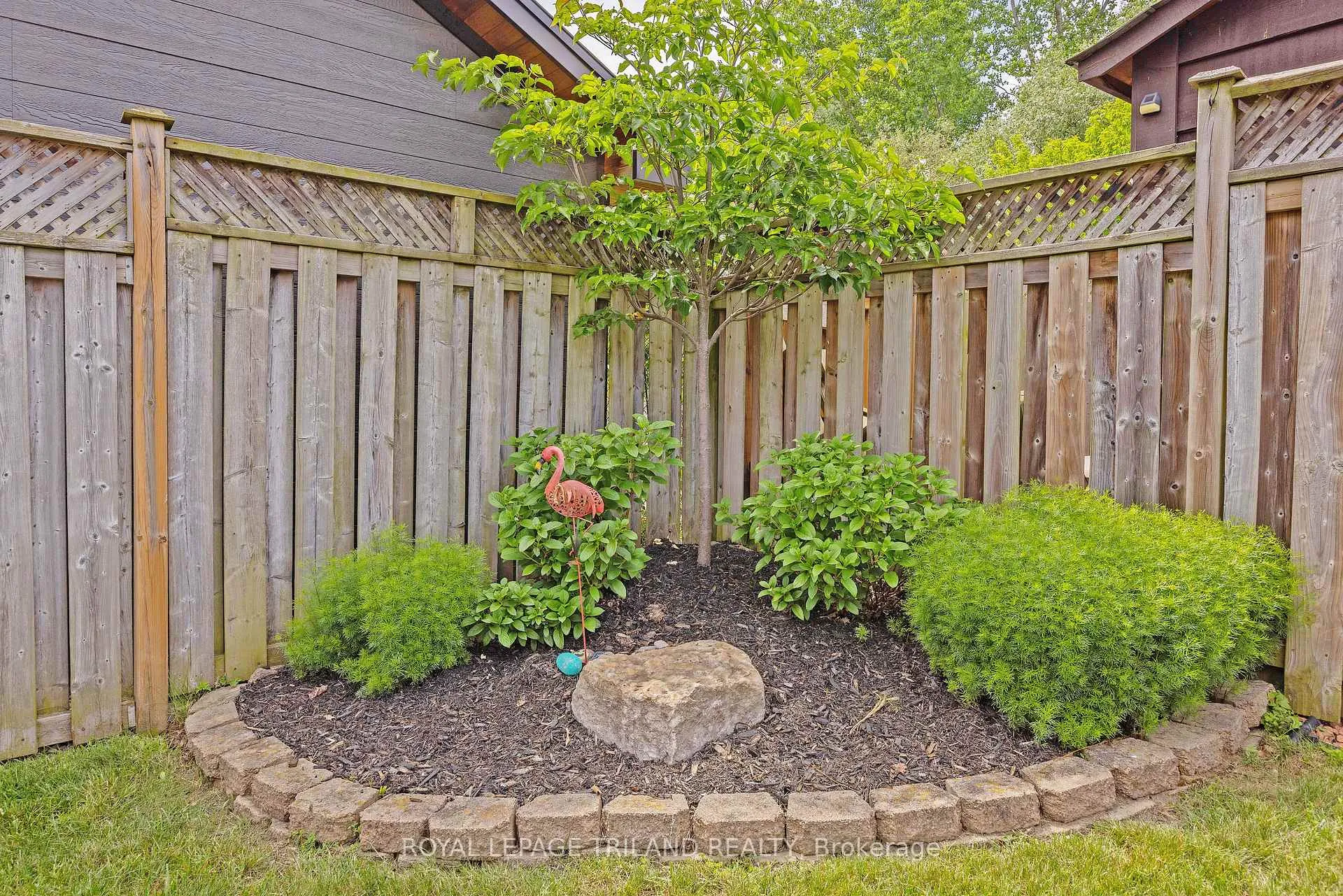 Photo 42 of 1981 Rollingacres Drive, London, North C — HOMEH