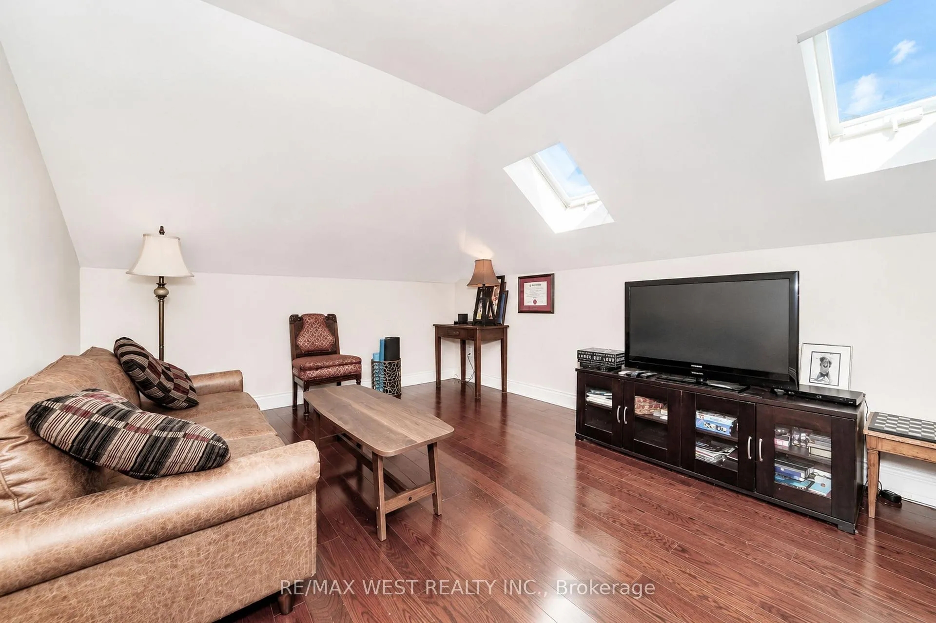 Photo 10 of 1536 Huntsmill Drive, Pickering, Liverpool — HOMEH