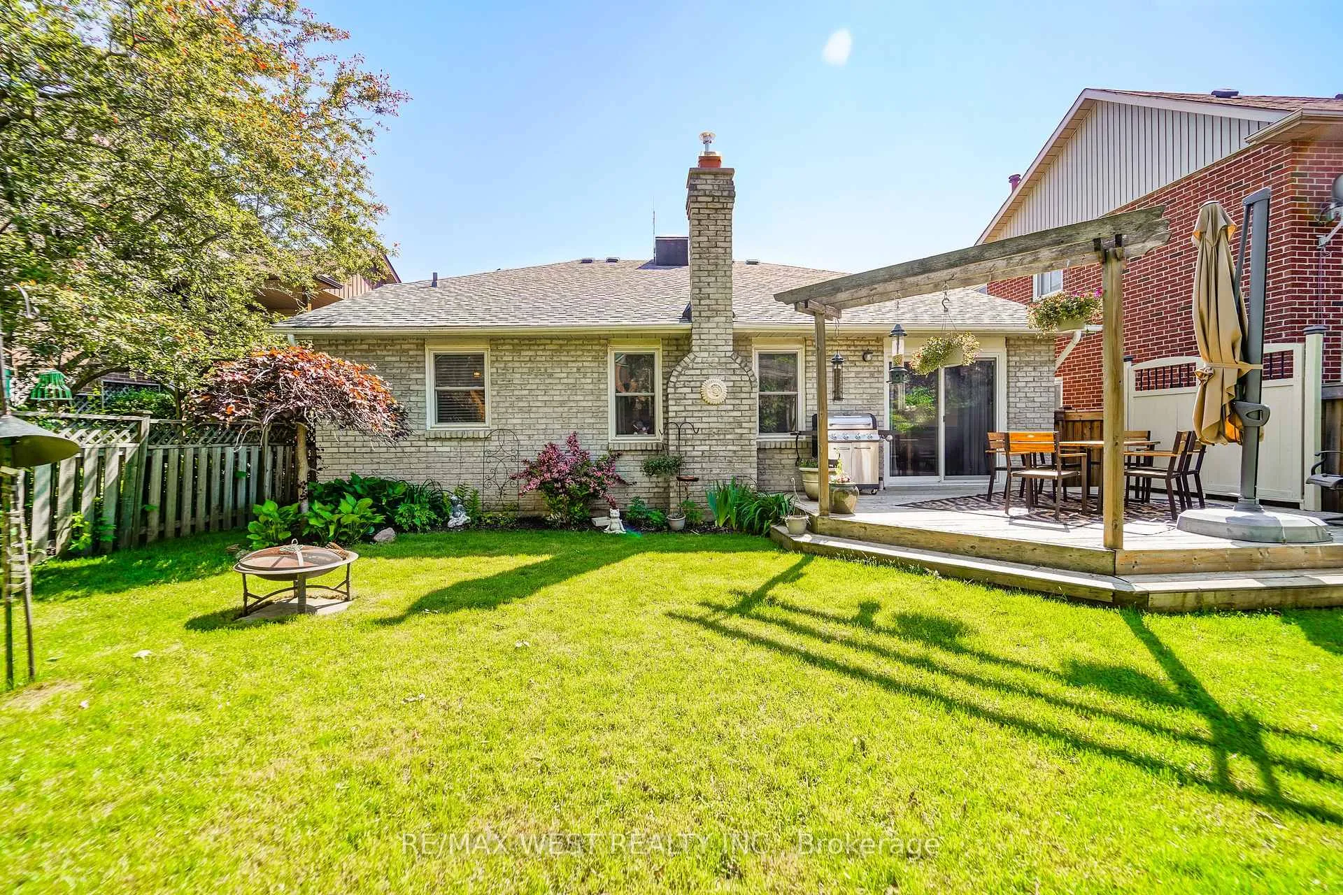 Photo 11 of 1536 Huntsmill Drive, Pickering, Liverpool — HOMEH