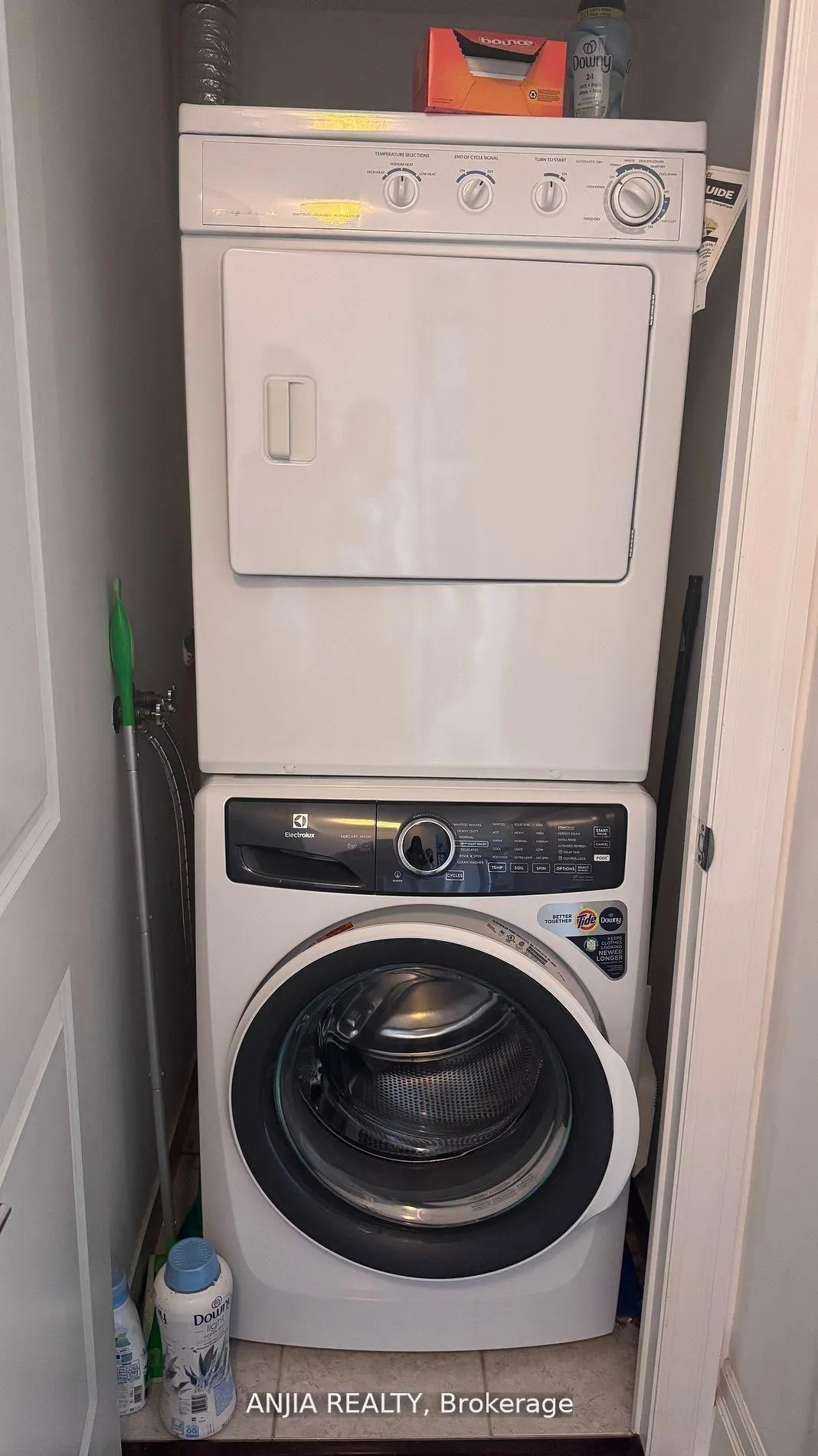 Photo 12 of Unit 608, 21 Upper Duke Crescent, Markham, Unionville — HOMEH