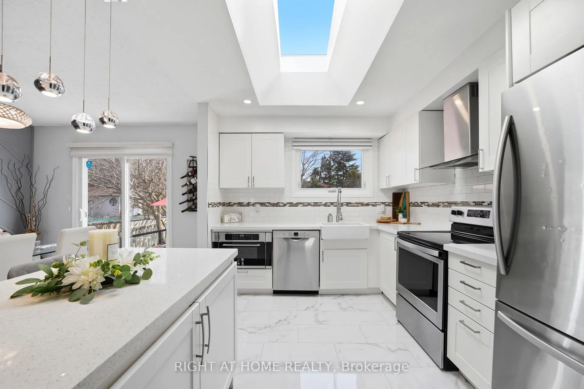 Photo 7 of 602 Willow Road, Guelph, Willow West/Sugarbush/West Acres — HOMEH
