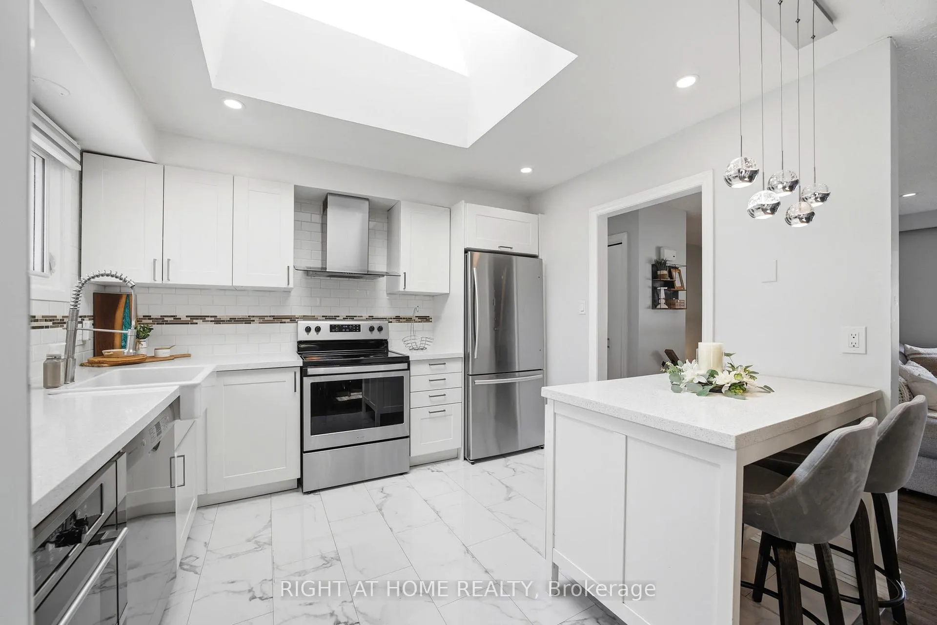 Photo 9 of 602 Willow Road, Guelph, Willow West/Sugarbush/West Acres — HOMEH