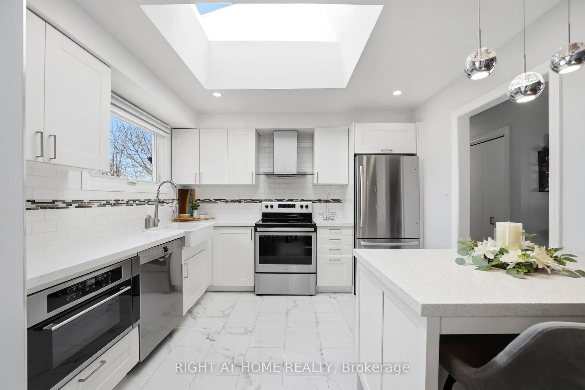 Photo 10 of 602 Willow Road, Guelph, Willow West/Sugarbush/West Acres — HOMEH