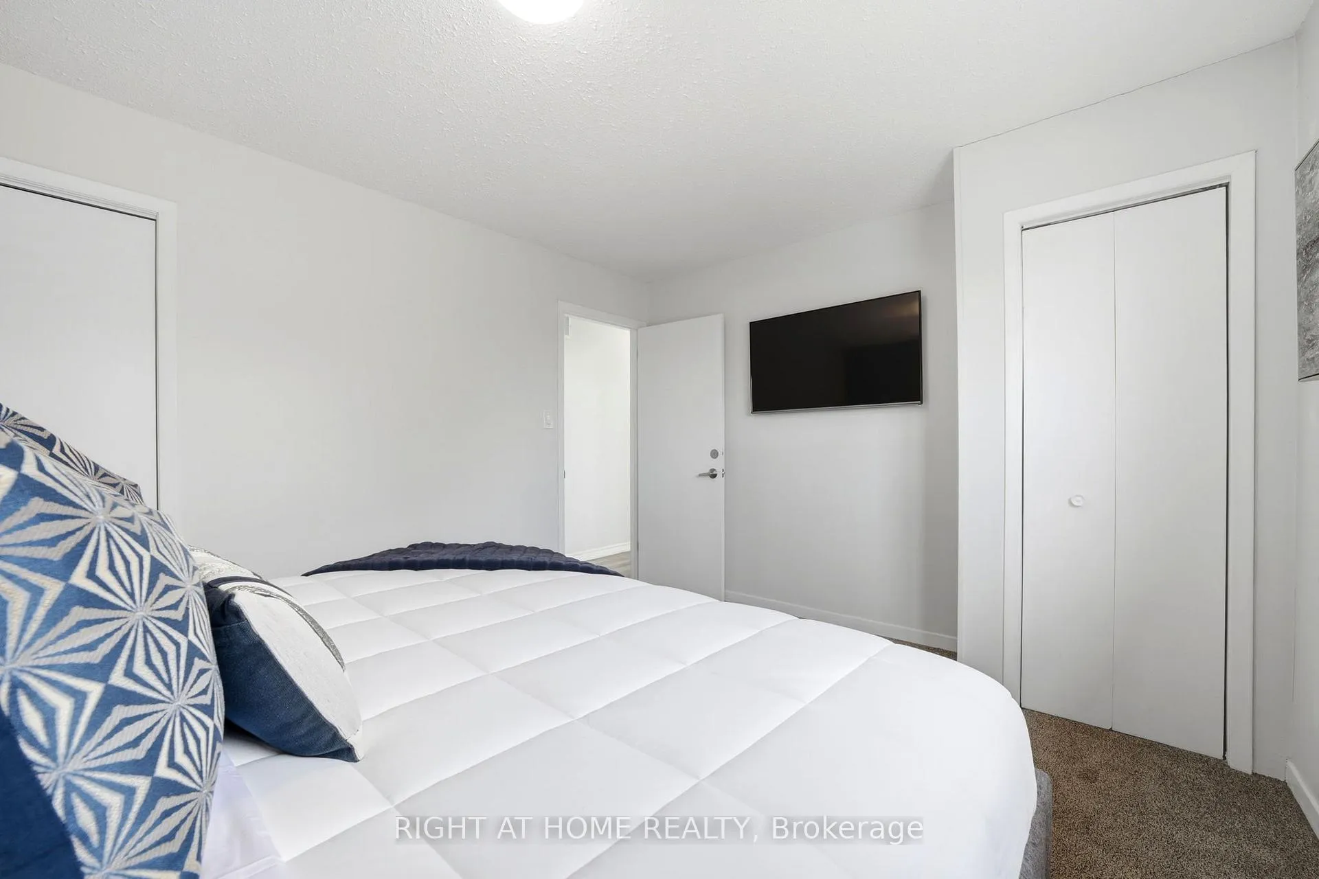 Photo 14 of 602 Willow Road, Guelph, Willow West/Sugarbush/West Acres — HOMEH