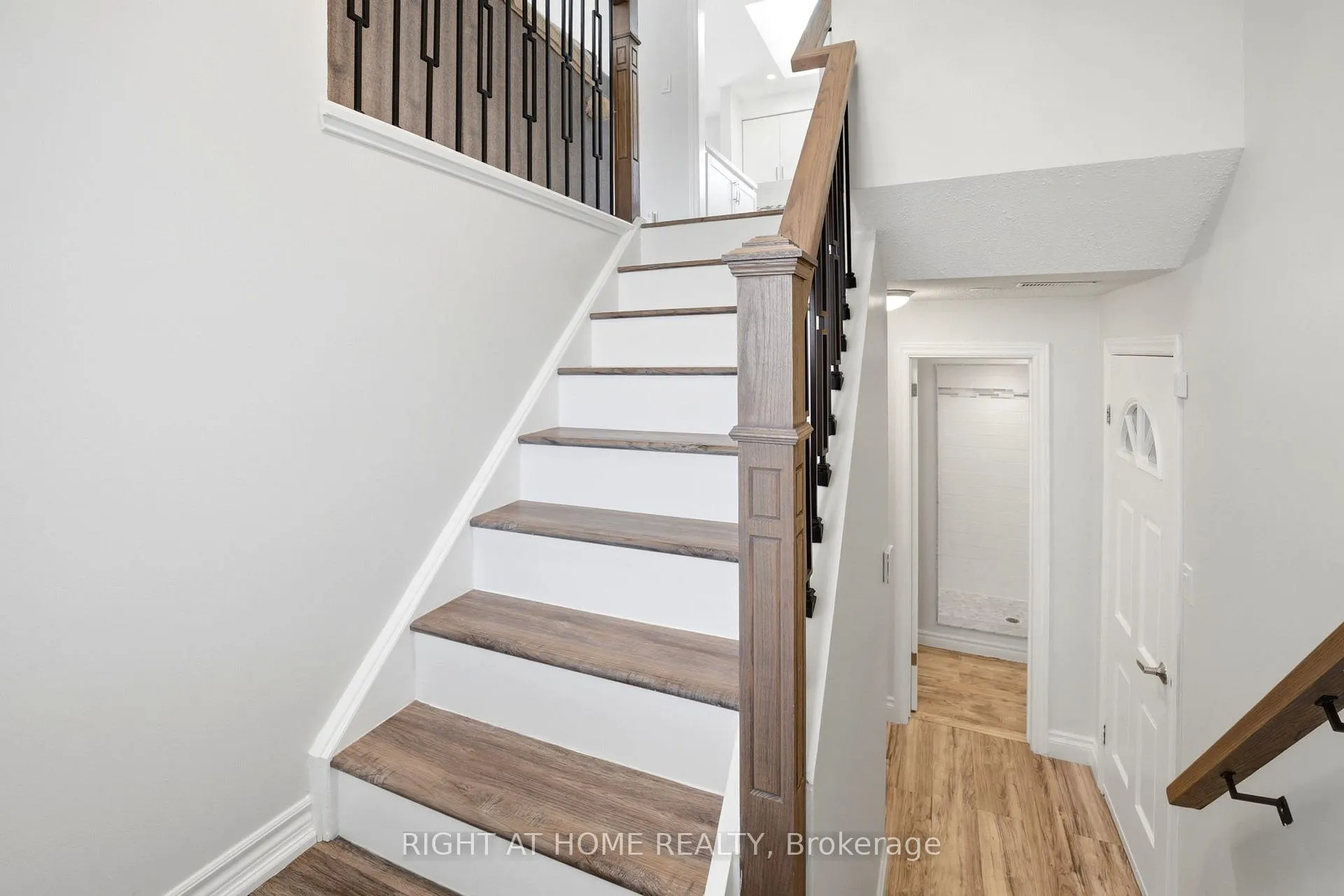 Photo 18 of 602 Willow Road, Guelph, Willow West/Sugarbush/West Acres — HOMEH