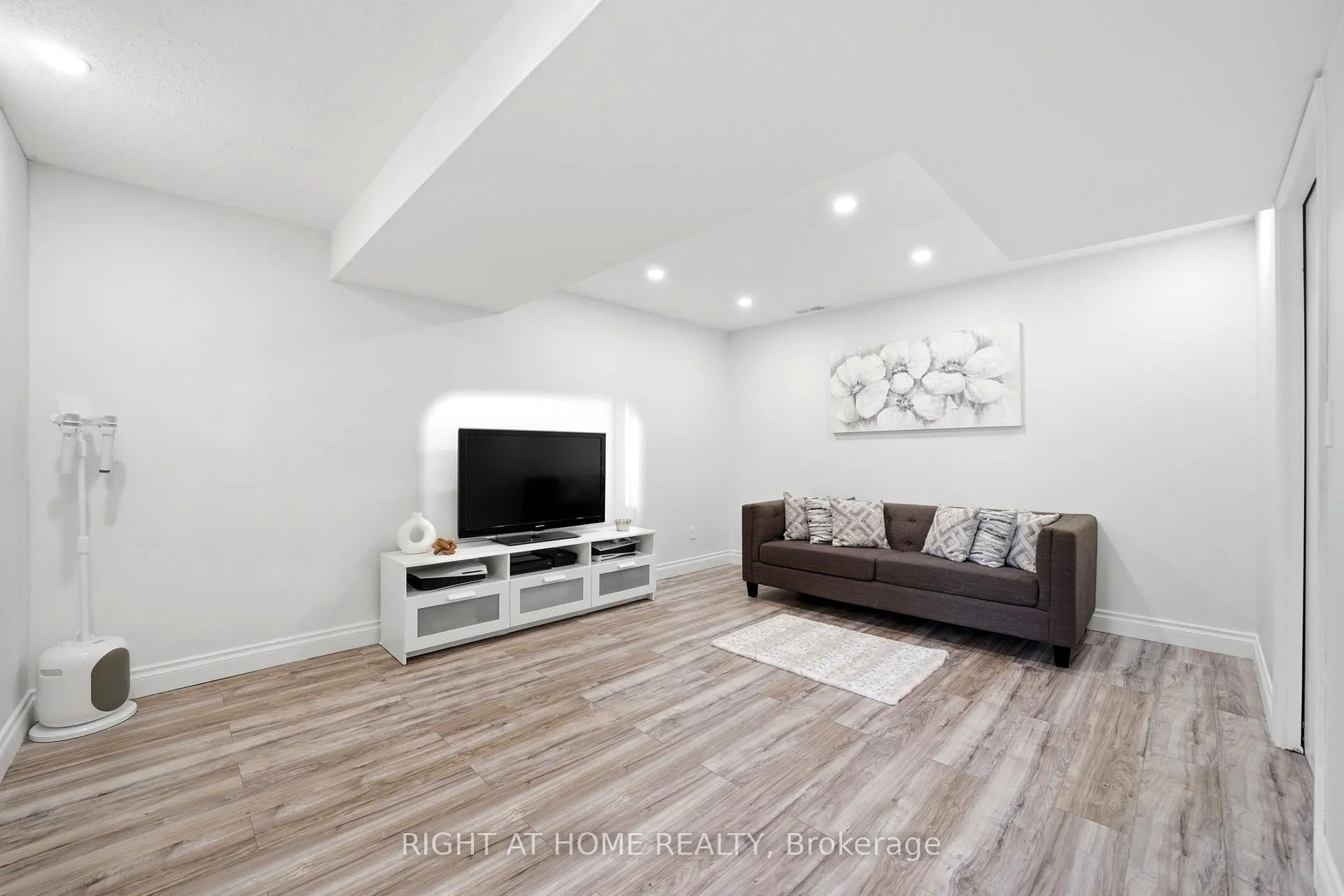 Photo 19 of 602 Willow Road, Guelph, Willow West/Sugarbush/West Acres — HOMEH