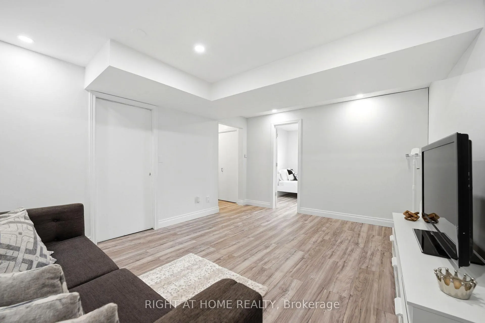 Photo 20 of 602 Willow Road, Guelph, Willow West/Sugarbush/West Acres — HOMEH
