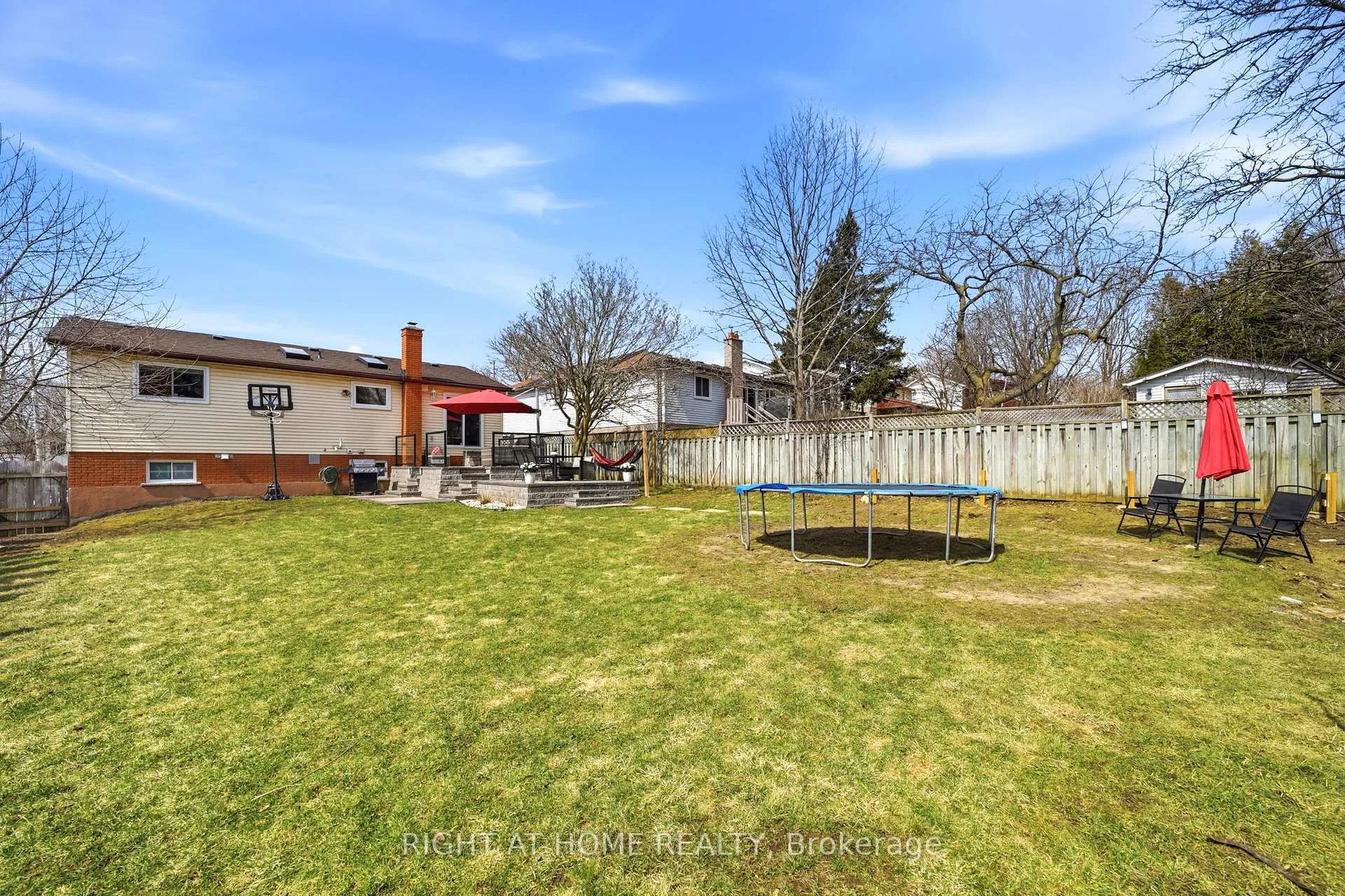 Photo 25 of 602 Willow Road, Guelph, Willow West/Sugarbush/West Acres — HOMEH