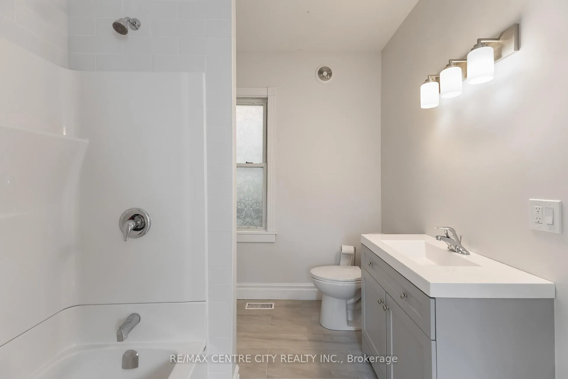 Photo 22 of 97 Walnut Street, London, North N — HOMEH
