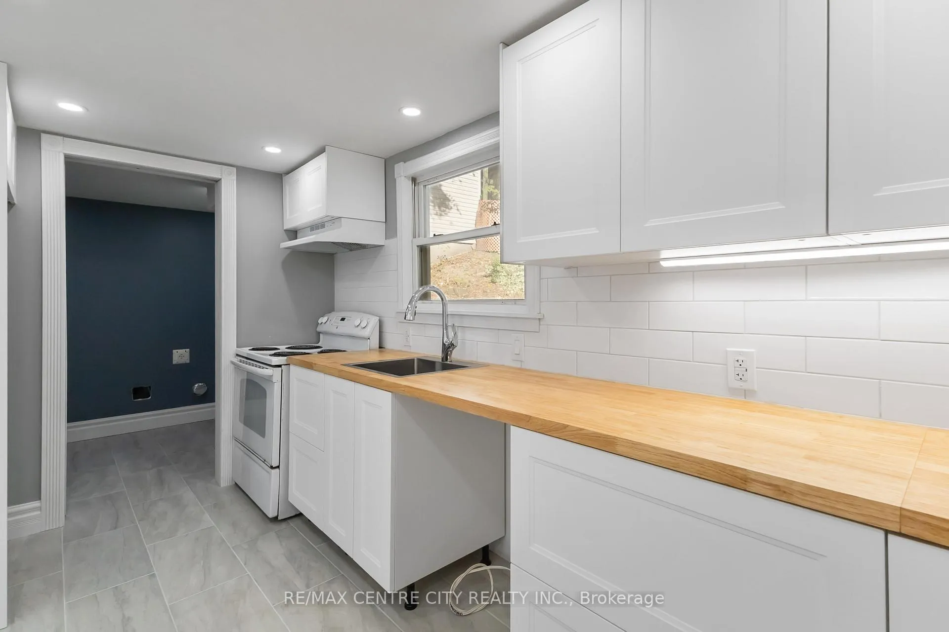 Photo 30 of 97 Walnut Street, London, North N — HOMEH