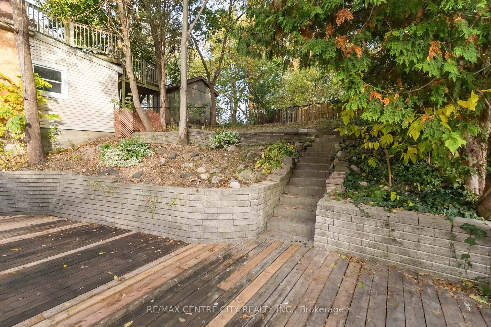 Photo 34 of 97 Walnut Street, London, North N — HOMEH
