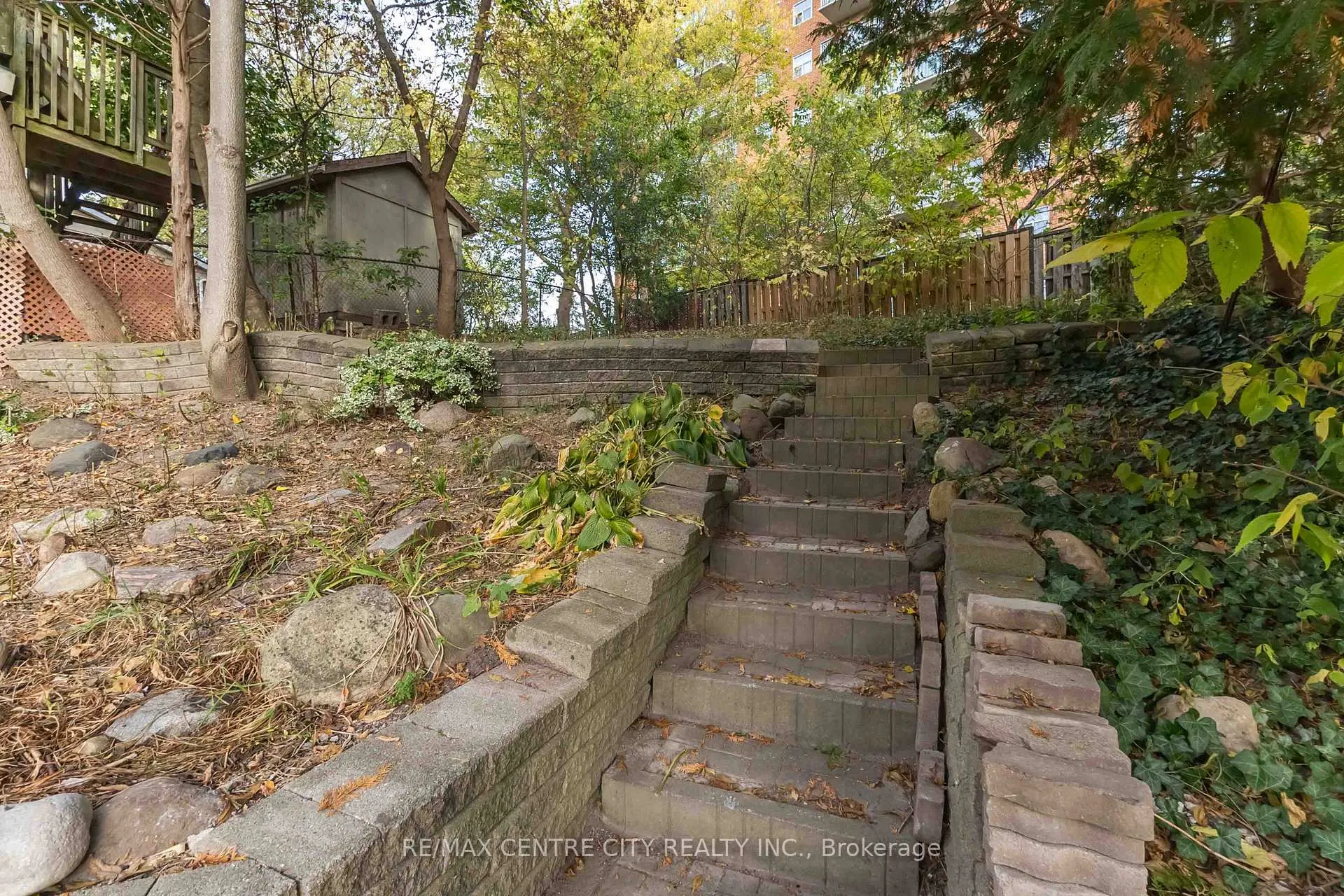 Photo 35 of 97 Walnut Street, London, North N — HOMEH