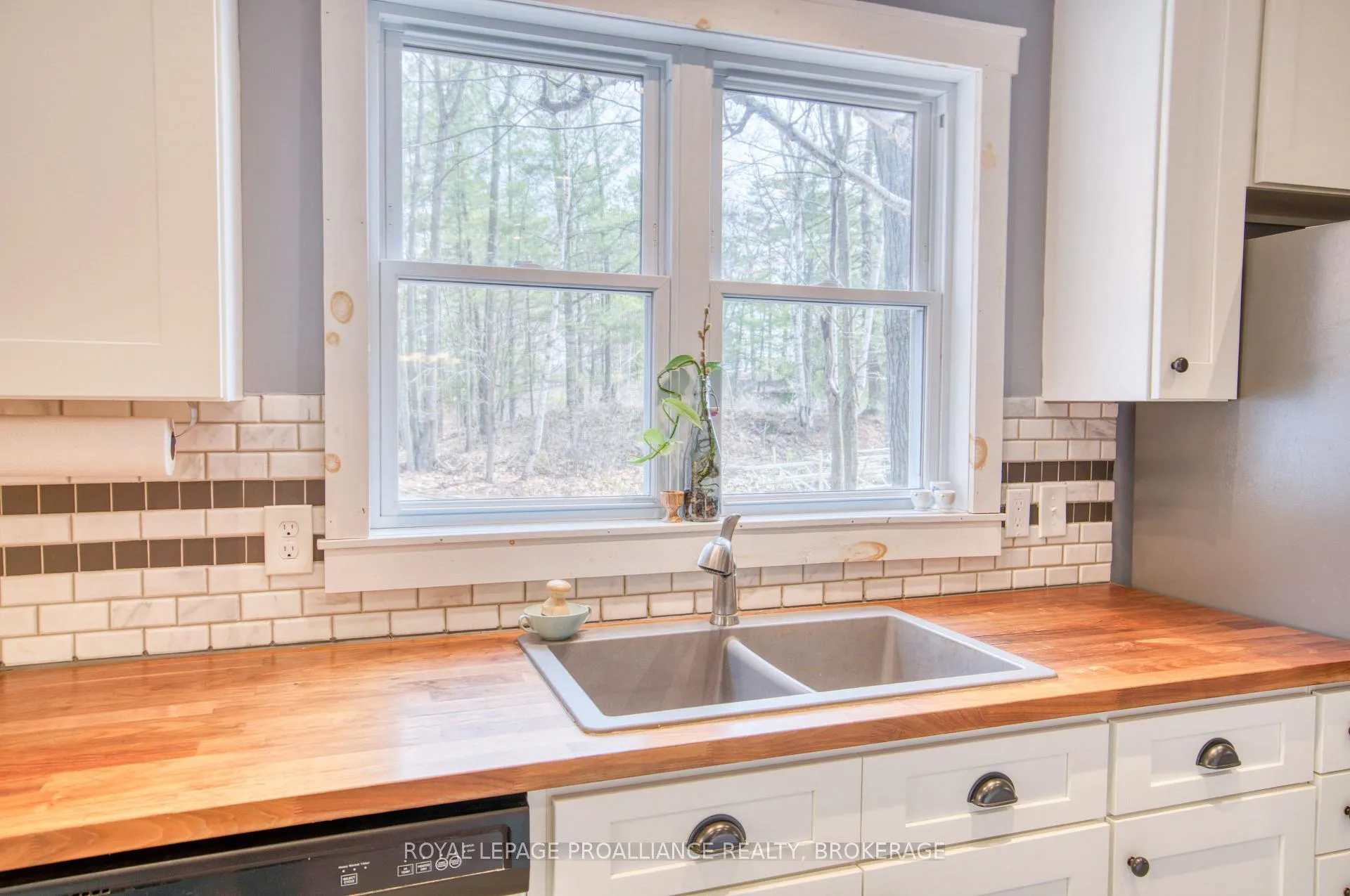 Photo 11 of 1198 Narrows Lane, Frontenac, Frontenac South — HOMEH