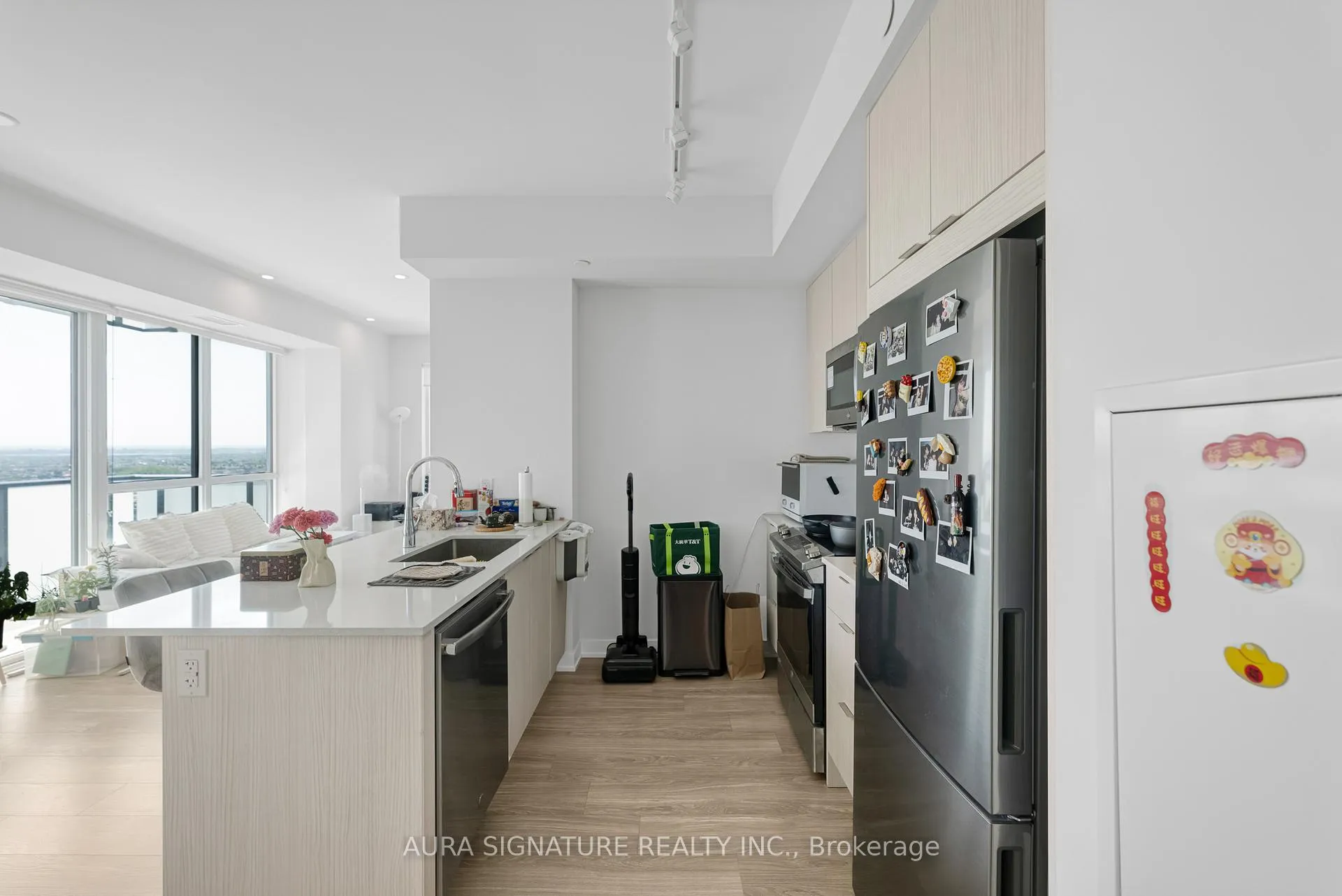 Photo 9 of 430 Square One Drive, Mississauga, Creditview — HOMEH