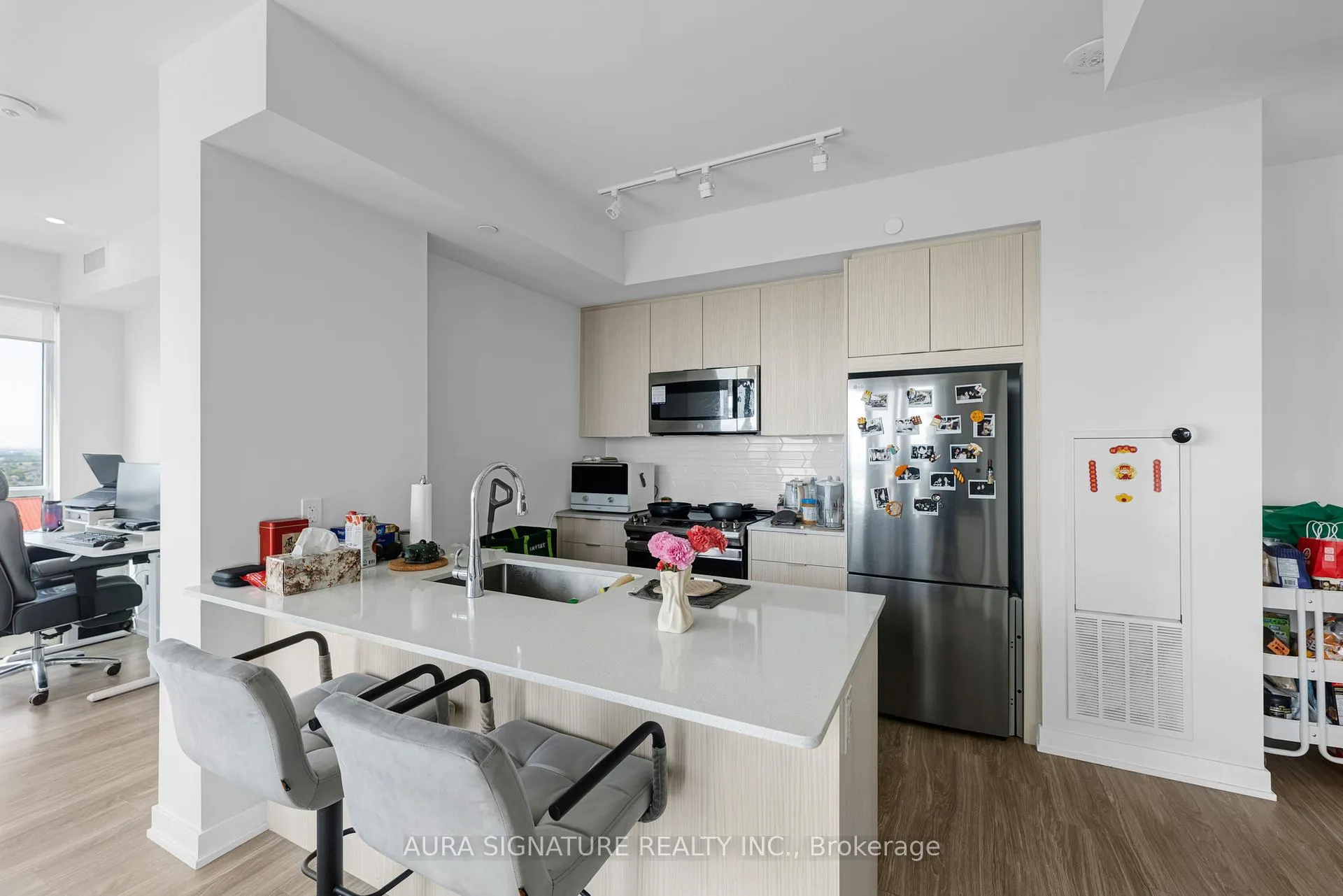 Photo 11 of 430 Square One Drive, Mississauga, Creditview — HOMEH