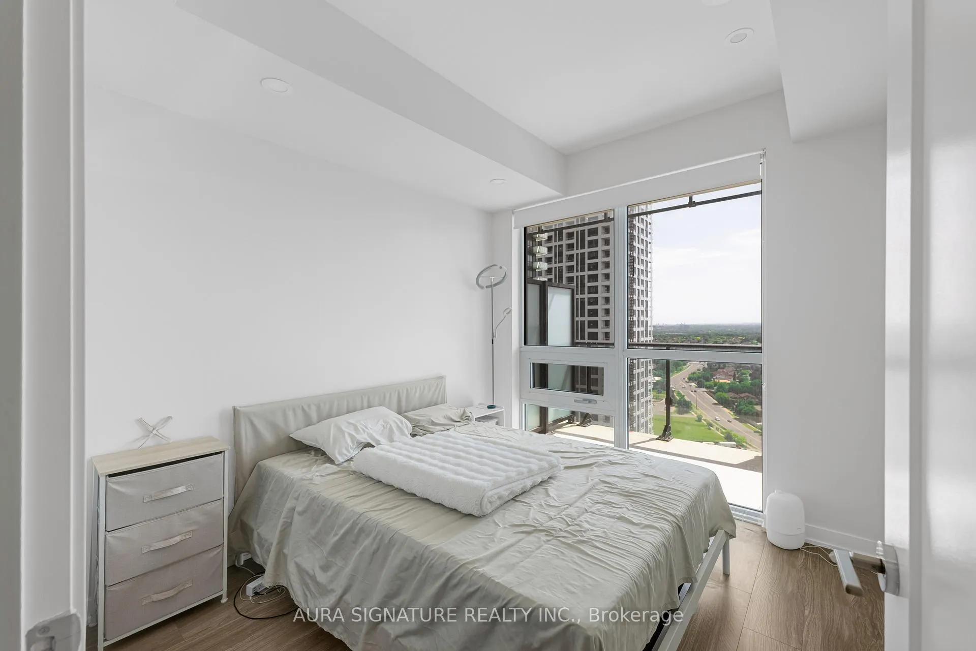 Photo 13 of 430 Square One Drive, Mississauga, Creditview — HOMEH