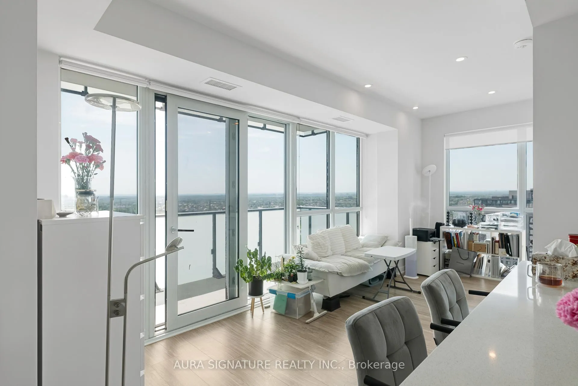 Photo 17 of 430 Square One Drive, Mississauga, Creditview — HOMEH