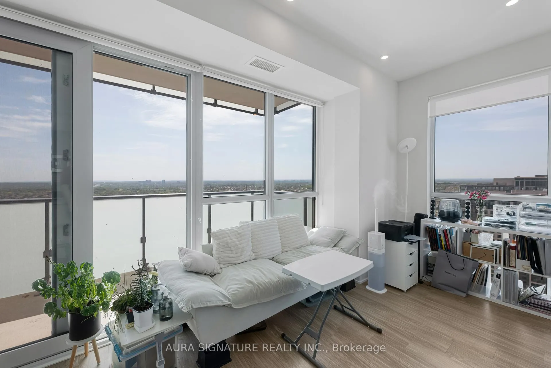 Photo 20 of 430 Square One Drive, Mississauga, Creditview — HOMEH
