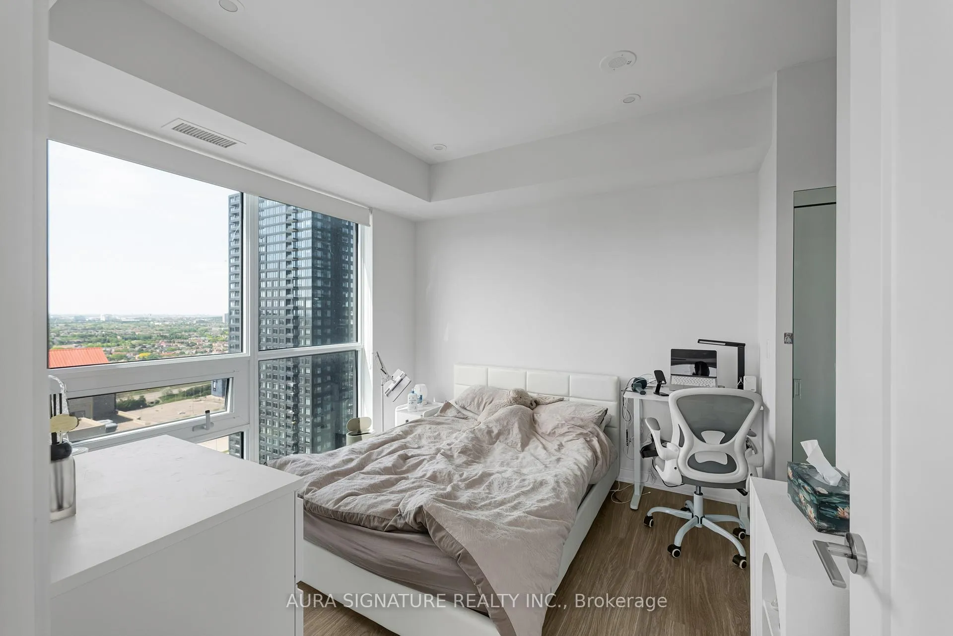 Photo 24 of 430 Square One Drive, Mississauga, Creditview — HOMEH