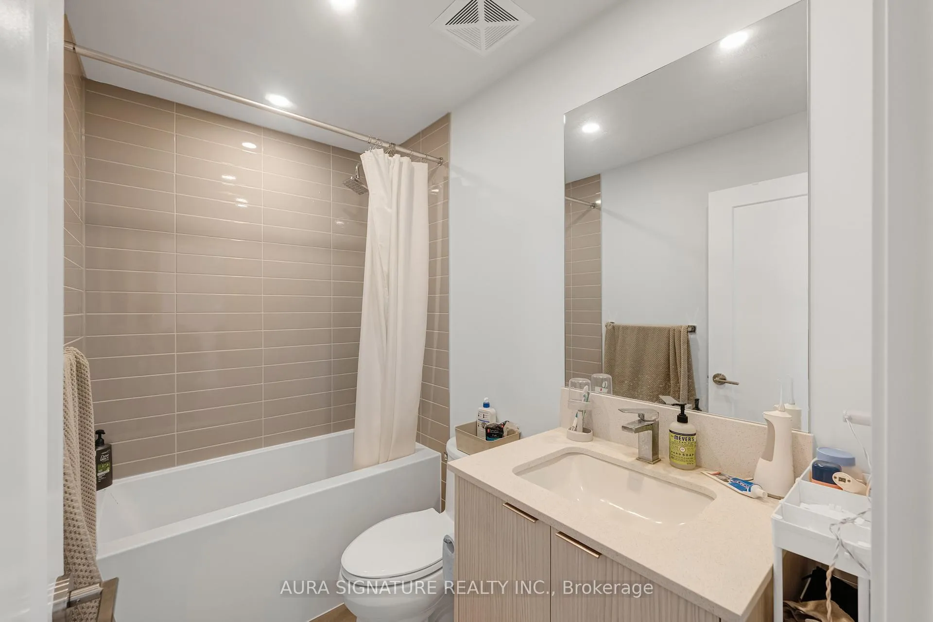 Photo 30 of 430 Square One Drive, Mississauga, Creditview — HOMEH