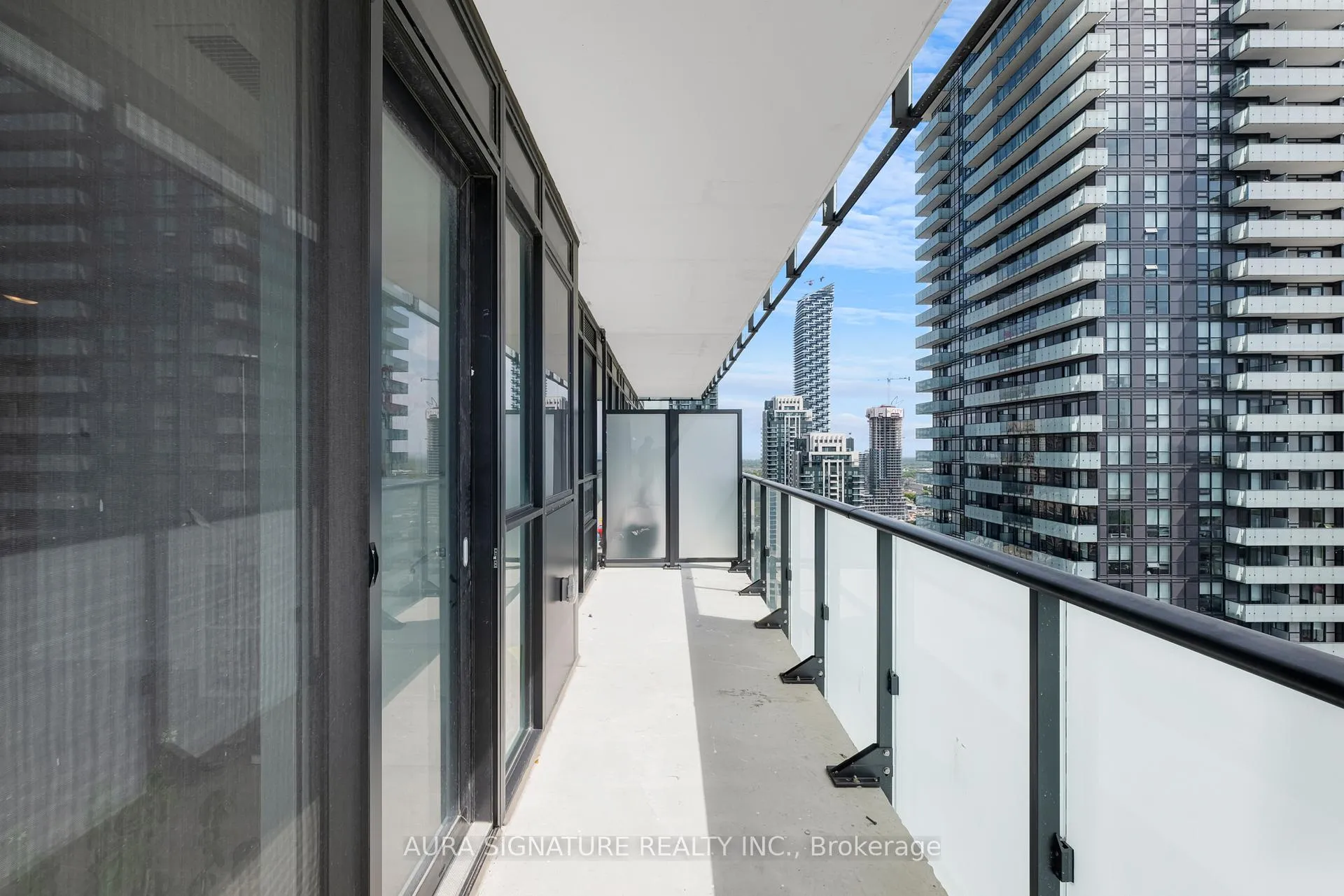 Photo 31 of 430 Square One Drive, Mississauga, Creditview — HOMEH