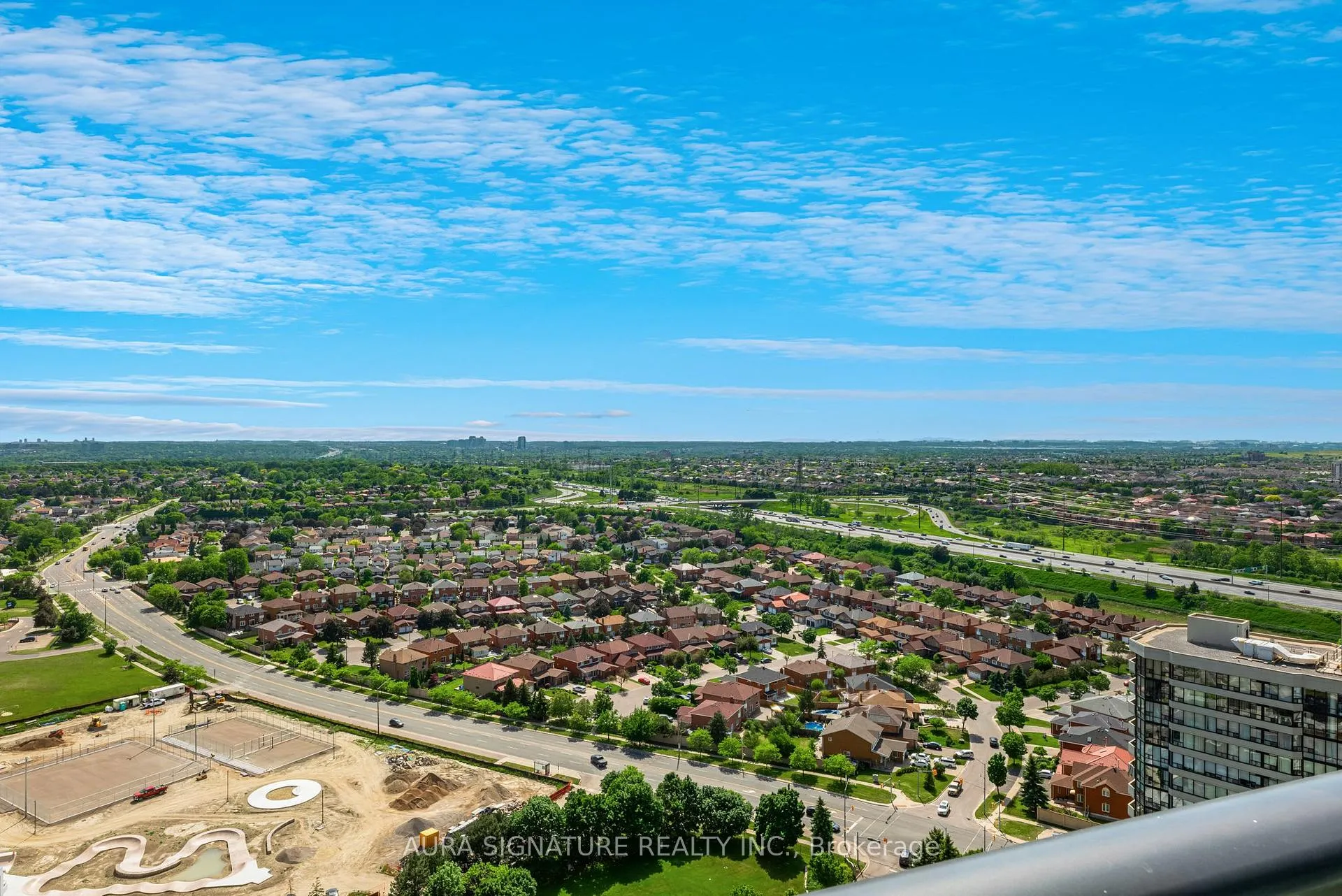 Photo 34 of 430 Square One Drive, Mississauga, Creditview — HOMEH