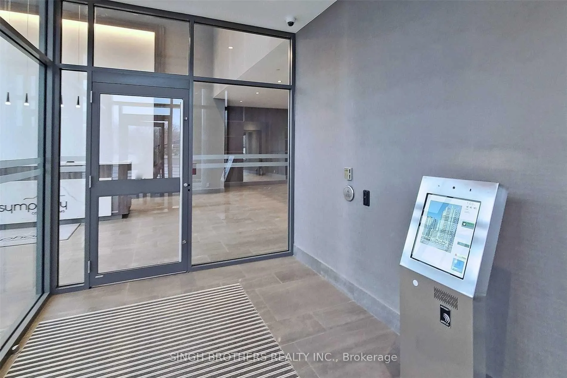Photo 5 of Unit 701, 15 Lynch Street, Brampton, Downtown Brampton — HOMEH