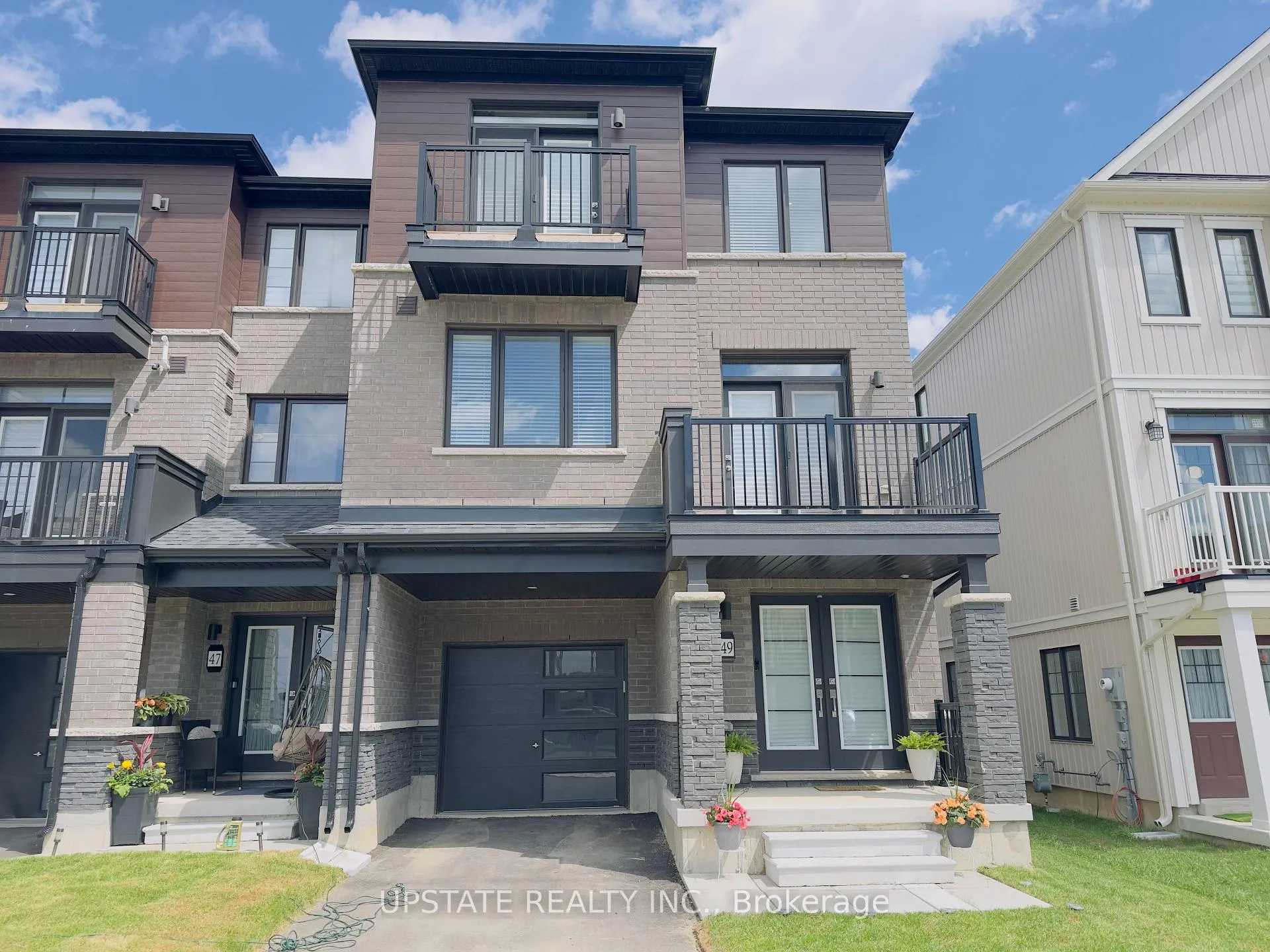 Photo 1 of 49 Norwich Crescent, Haldimand — HOMEH