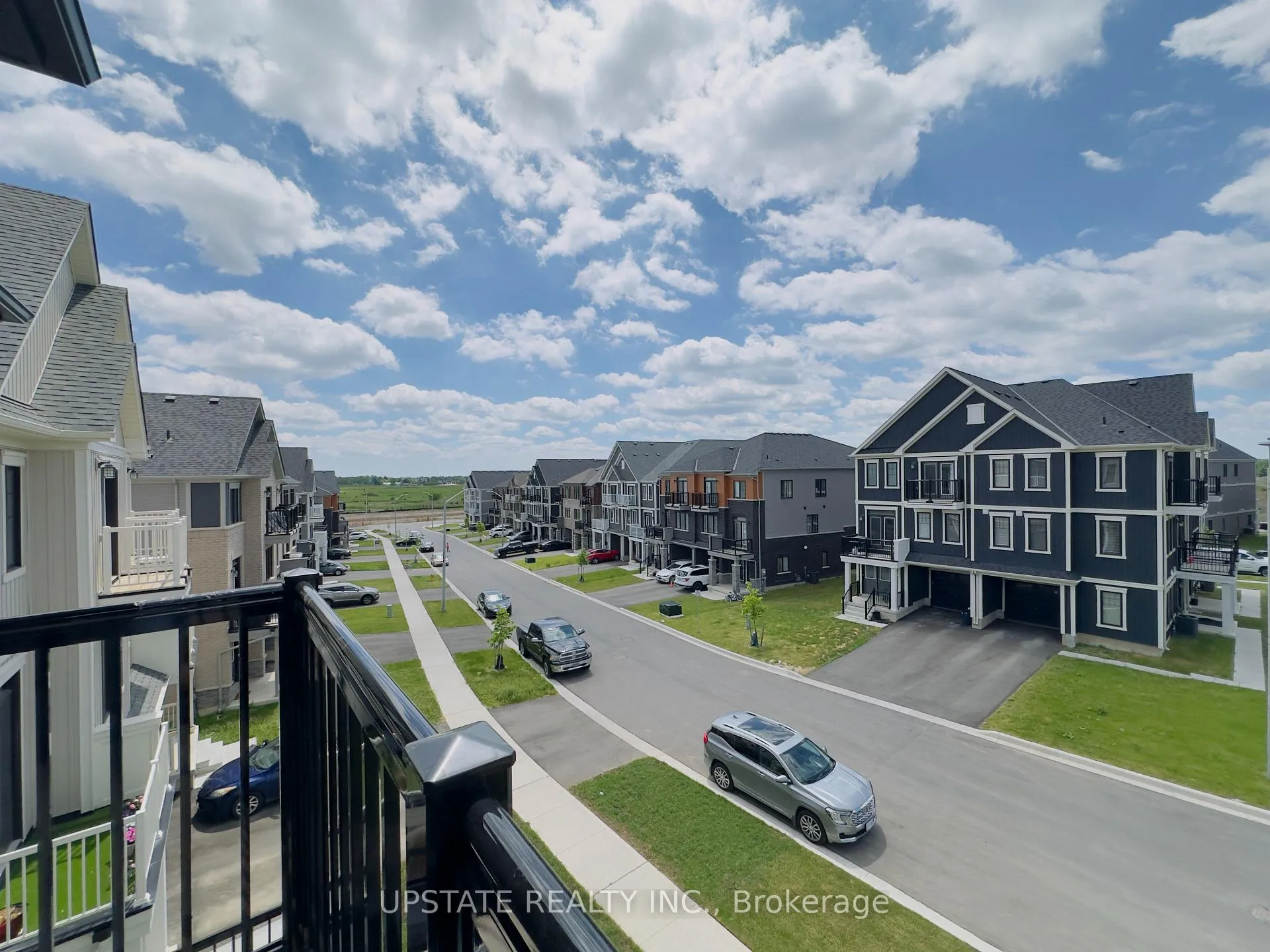 Photo 12 of 49 Norwich Crescent, Haldimand — HOMEH