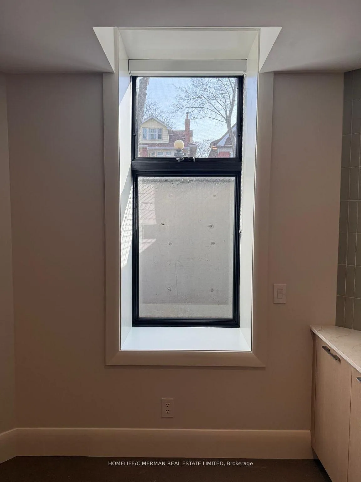 Photo 3 of Unit Lower, 328 Palmerston Boulevard, Toronto, Palmerston-Little Italy — HOMEH