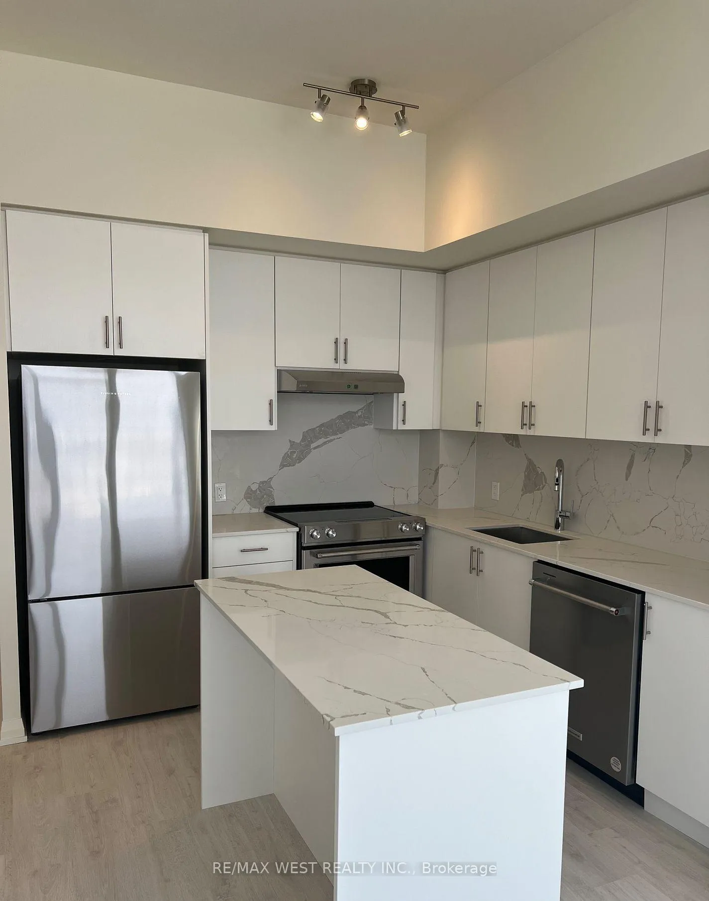 Photo 6 of Unit 2521, 9000 Jane Street, Vaughan, Vellore Village — HOMEH