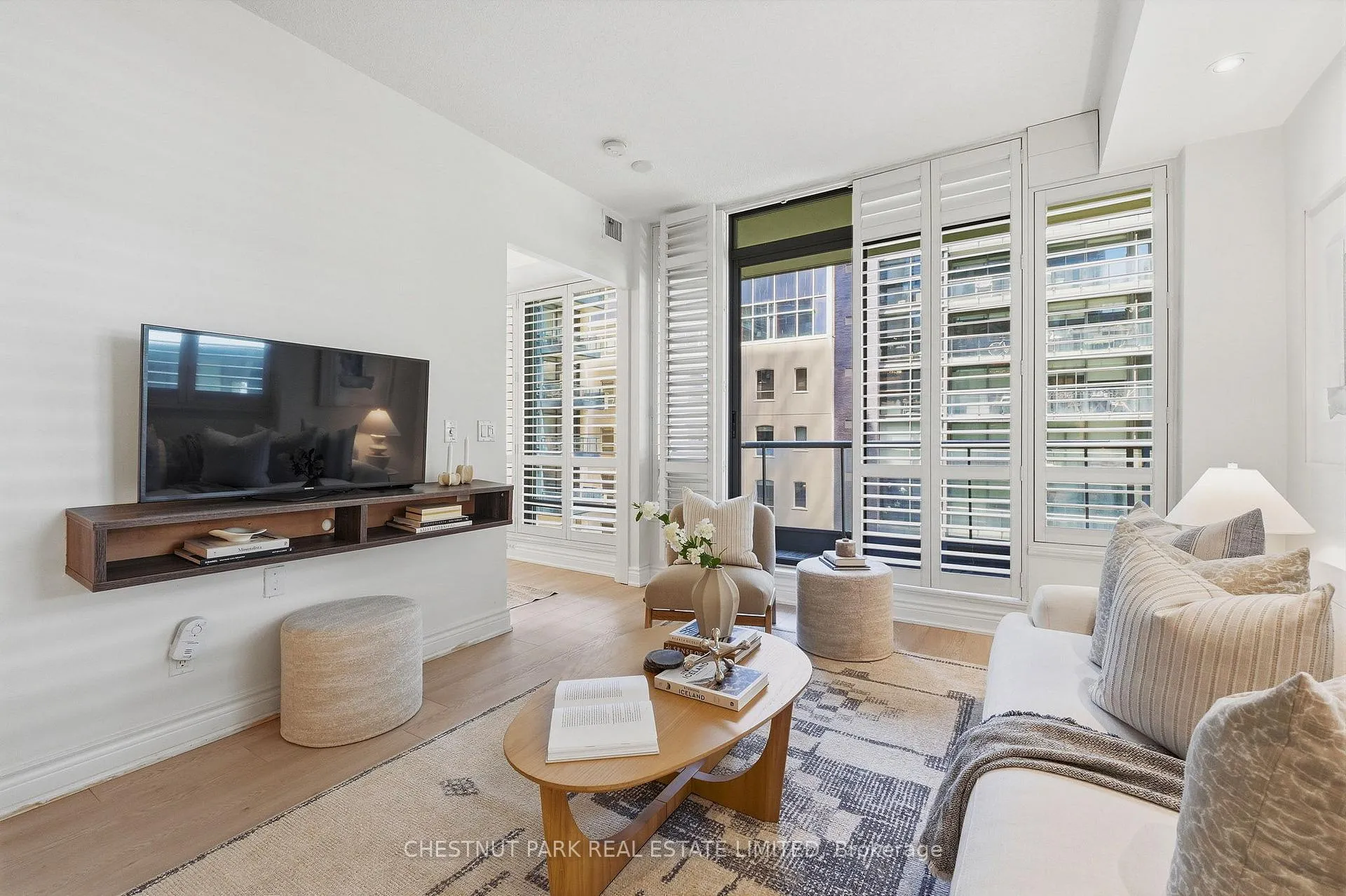 Photo 2 of Unit 417, 438 King Street W, Toronto, Waterfront Communities — HOMEH