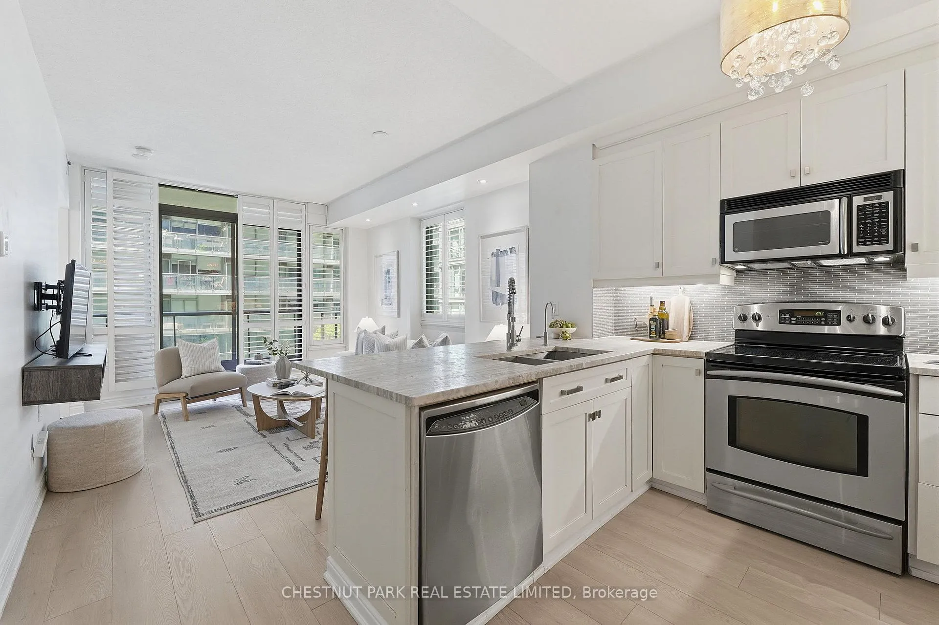 Photo 5 of Unit 417, 438 King Street W, Toronto, Waterfront Communities — HOMEH
