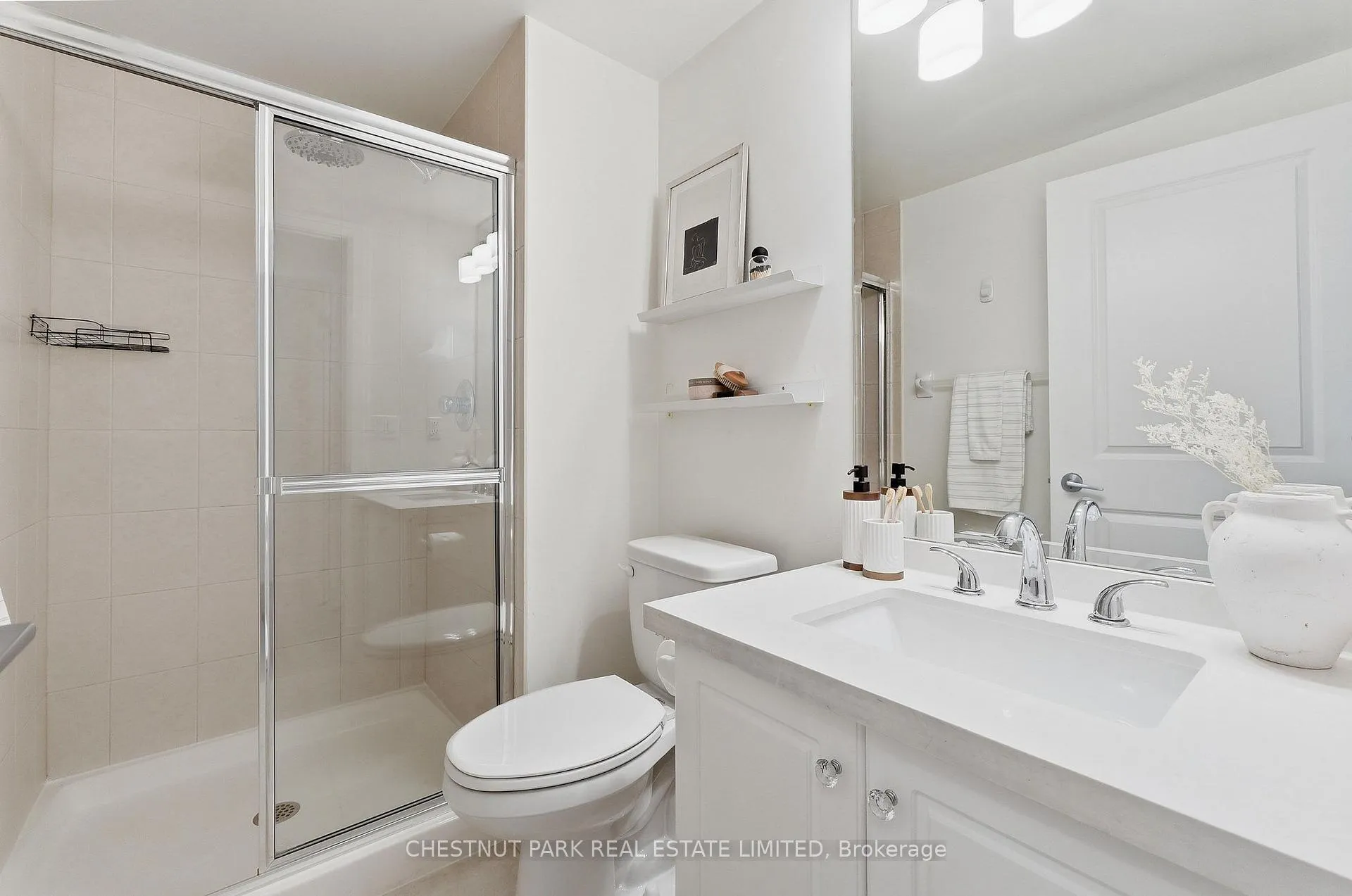Photo 15 of Unit 417, 438 King Street W, Toronto, Waterfront Communities — HOMEH