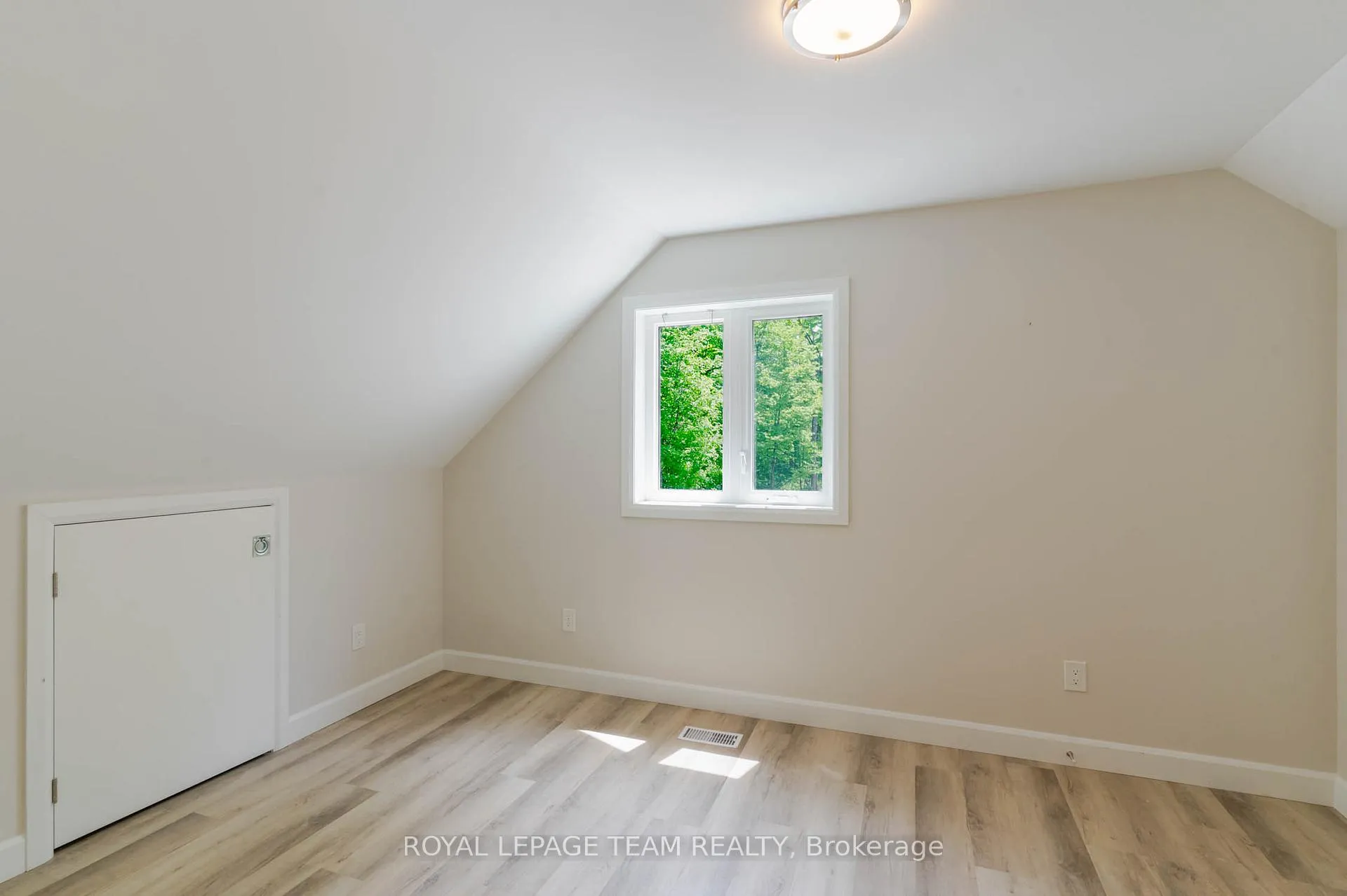 Photo 20 of 196 Silvery Lane, Tay Valley, Bathurst/Burgess & Sherbrooke (South Sherbrooke) Twp — HOMEH