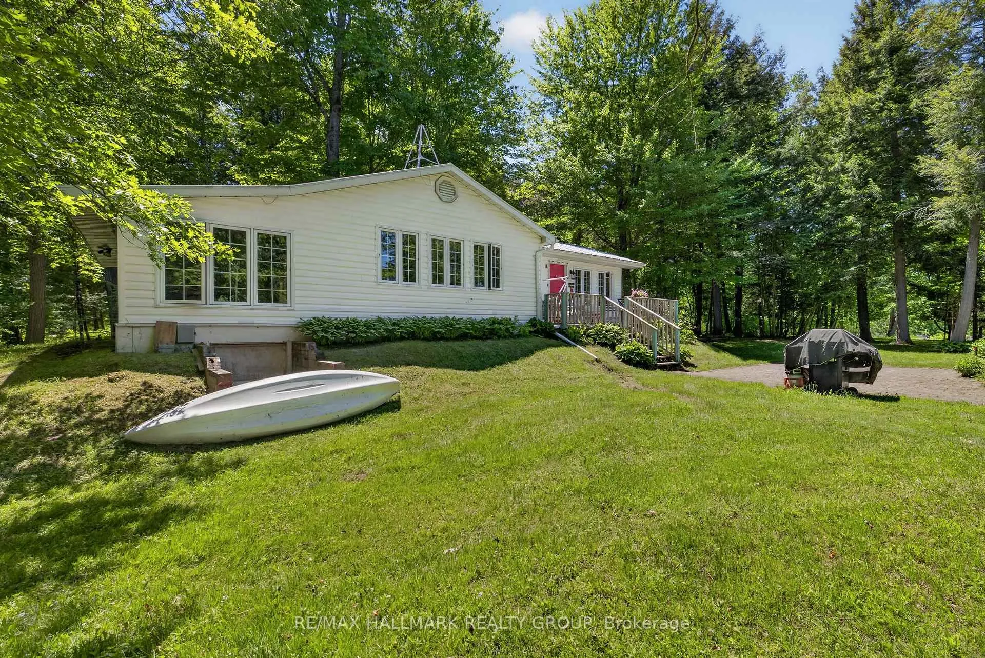 Photo 3 of 2432 Bathurst 2nd Concession, Tay Valley, Bathurst/Burgess & Sherbrooke (Bathurst) Twp — HOMEH