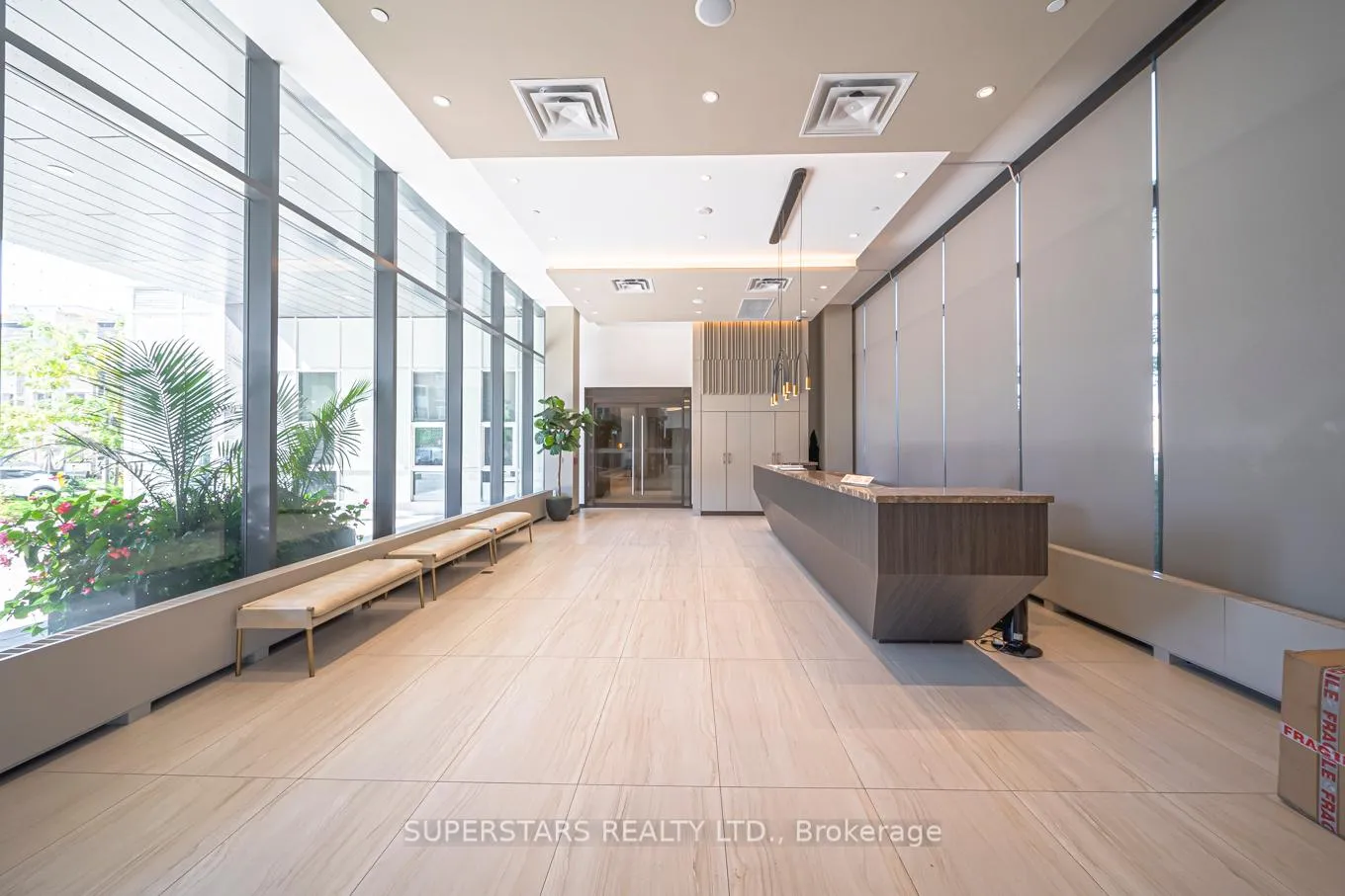 Photo 7 of Unit 1003, 38 Honeycrisp Crescent, Vaughan, Vaughan Corporate Centre — HOMEH