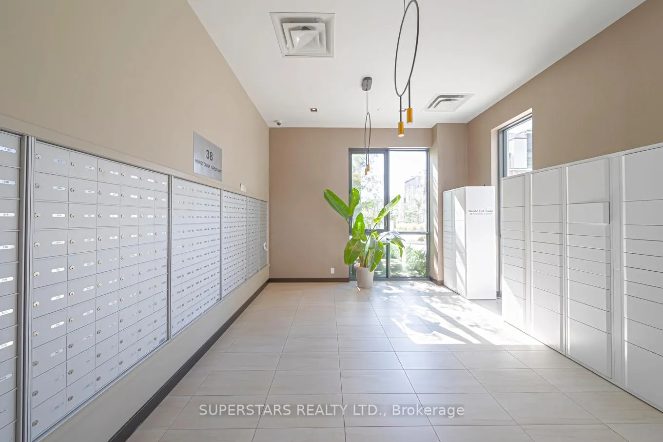 Photo 8 of Unit 1003, 38 Honeycrisp Crescent, Vaughan, Vaughan Corporate Centre — HOMEH