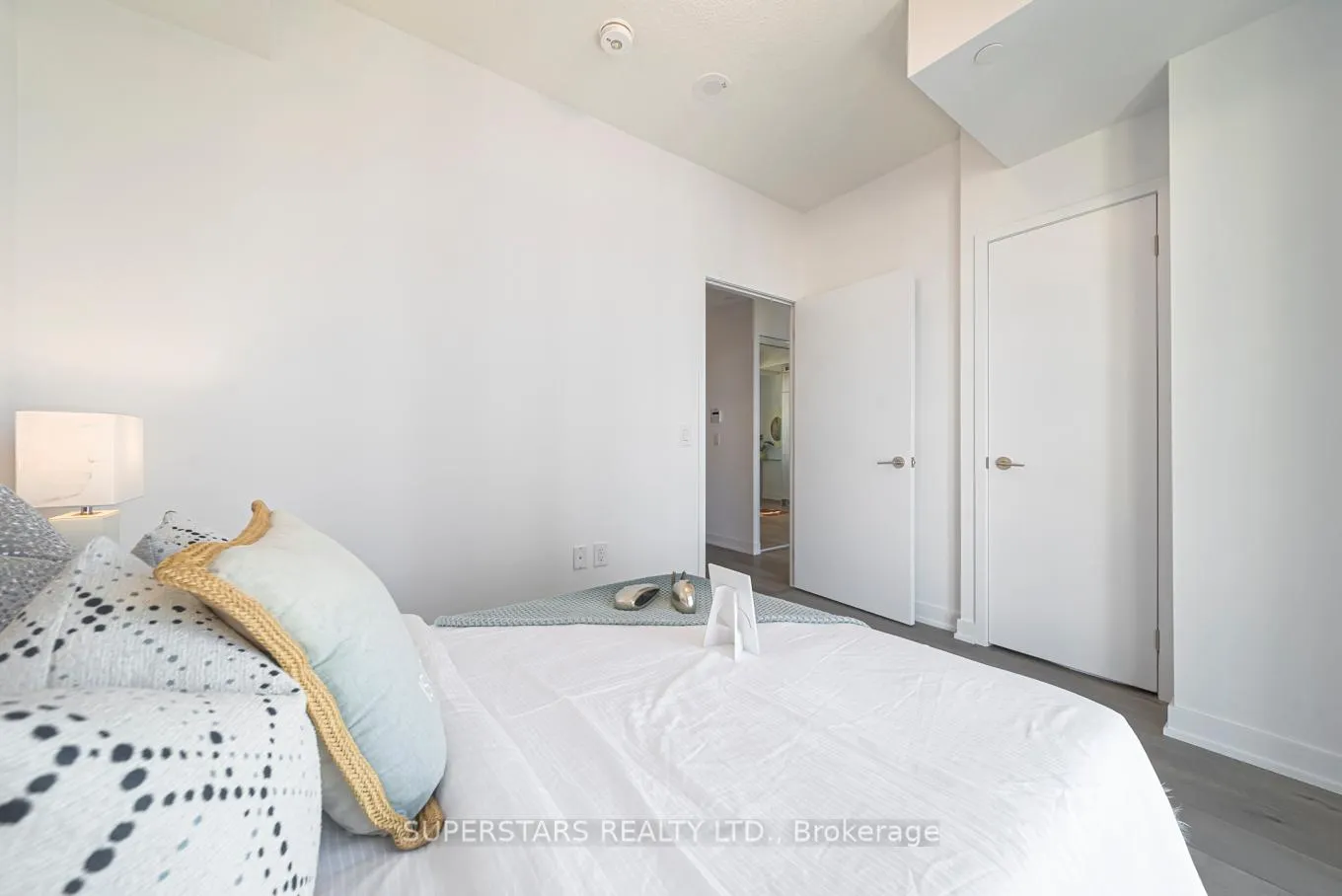 Photo 16 of Unit 1003, 38 Honeycrisp Crescent, Vaughan, Vaughan Corporate Centre — HOMEH