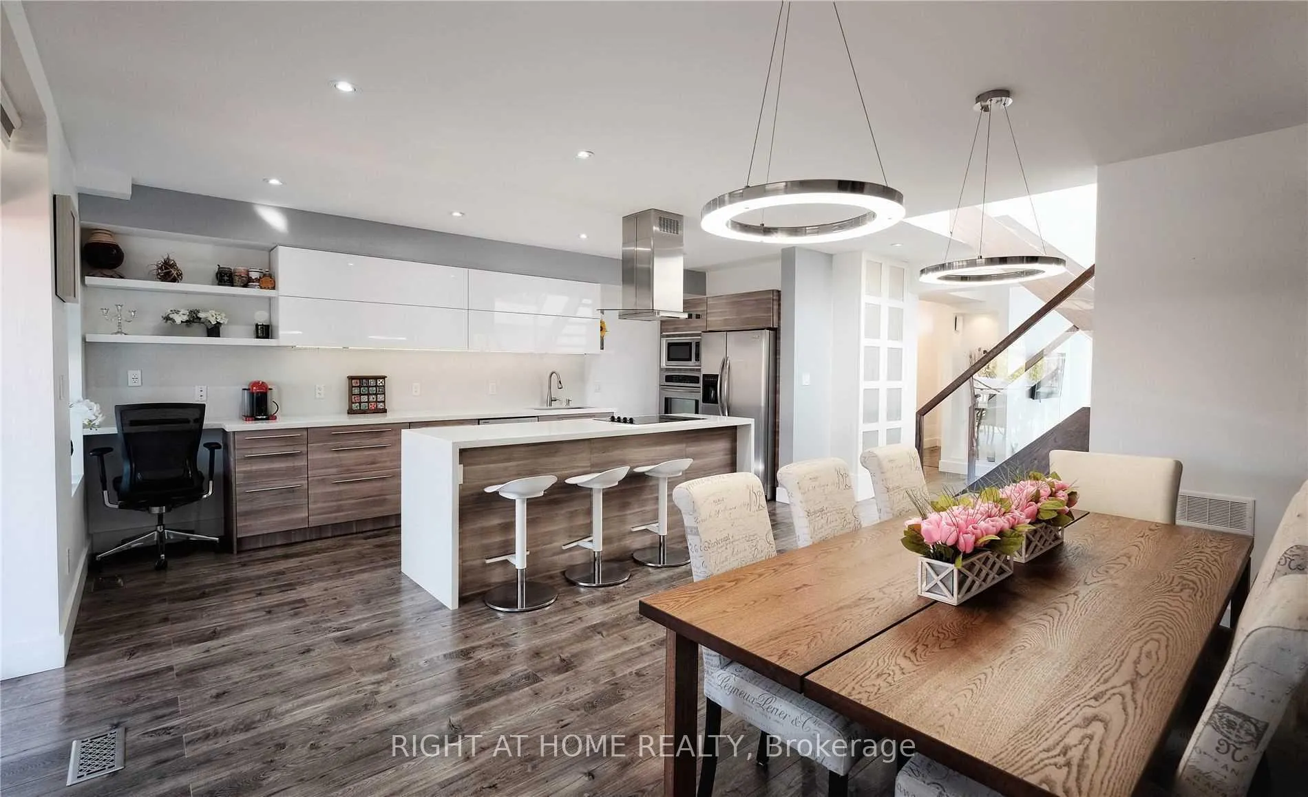 Photo 5 of 206 Gamma Street, Etobicoke, Alderwood — HOMEH