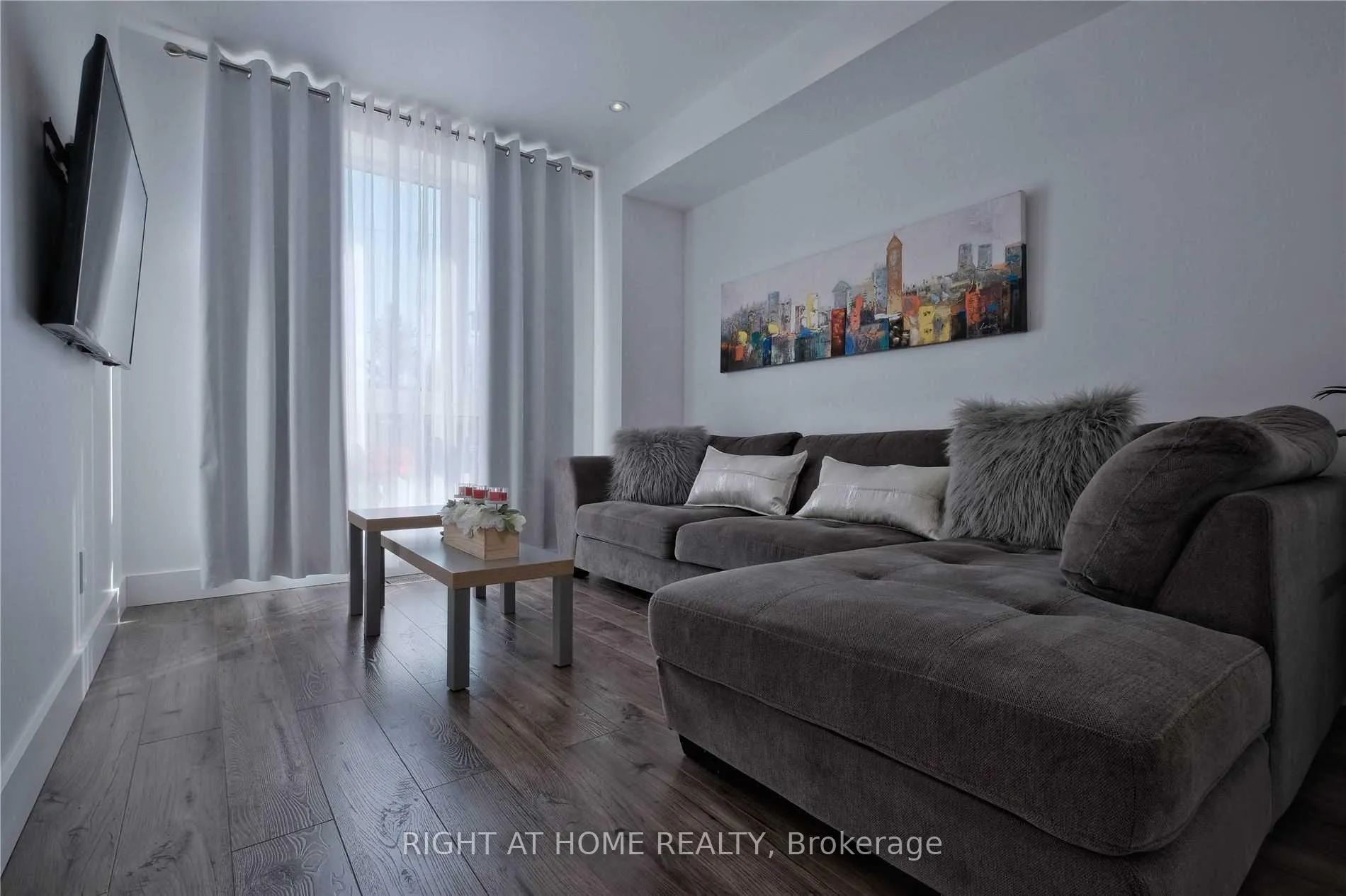 Photo 7 of 206 Gamma Street, Etobicoke, Alderwood — HOMEH