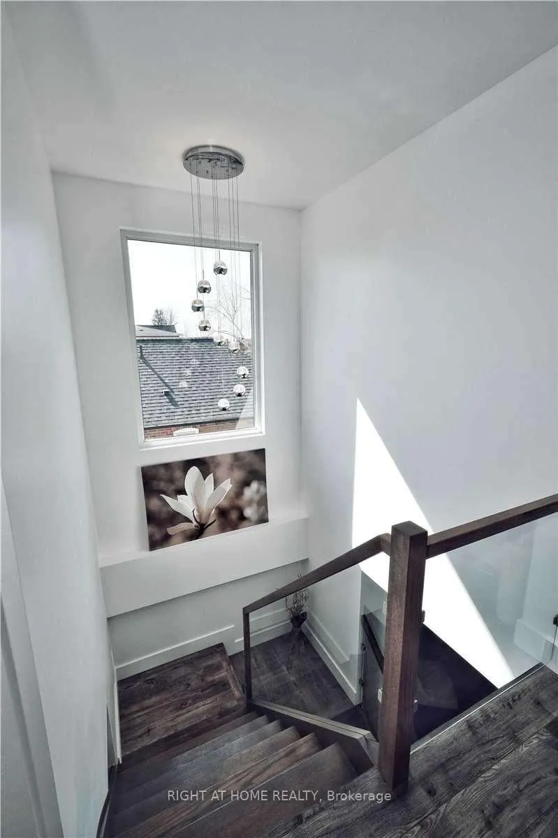 Photo 8 of 206 Gamma Street, Etobicoke, Alderwood — HOMEH