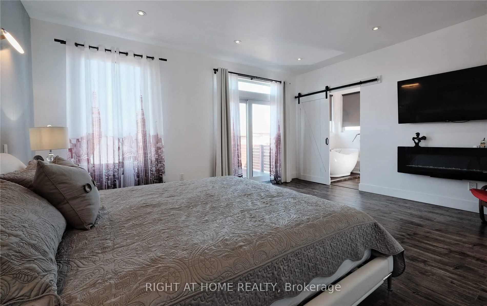 Photo 11 of 206 Gamma Street, Etobicoke, Alderwood — HOMEH