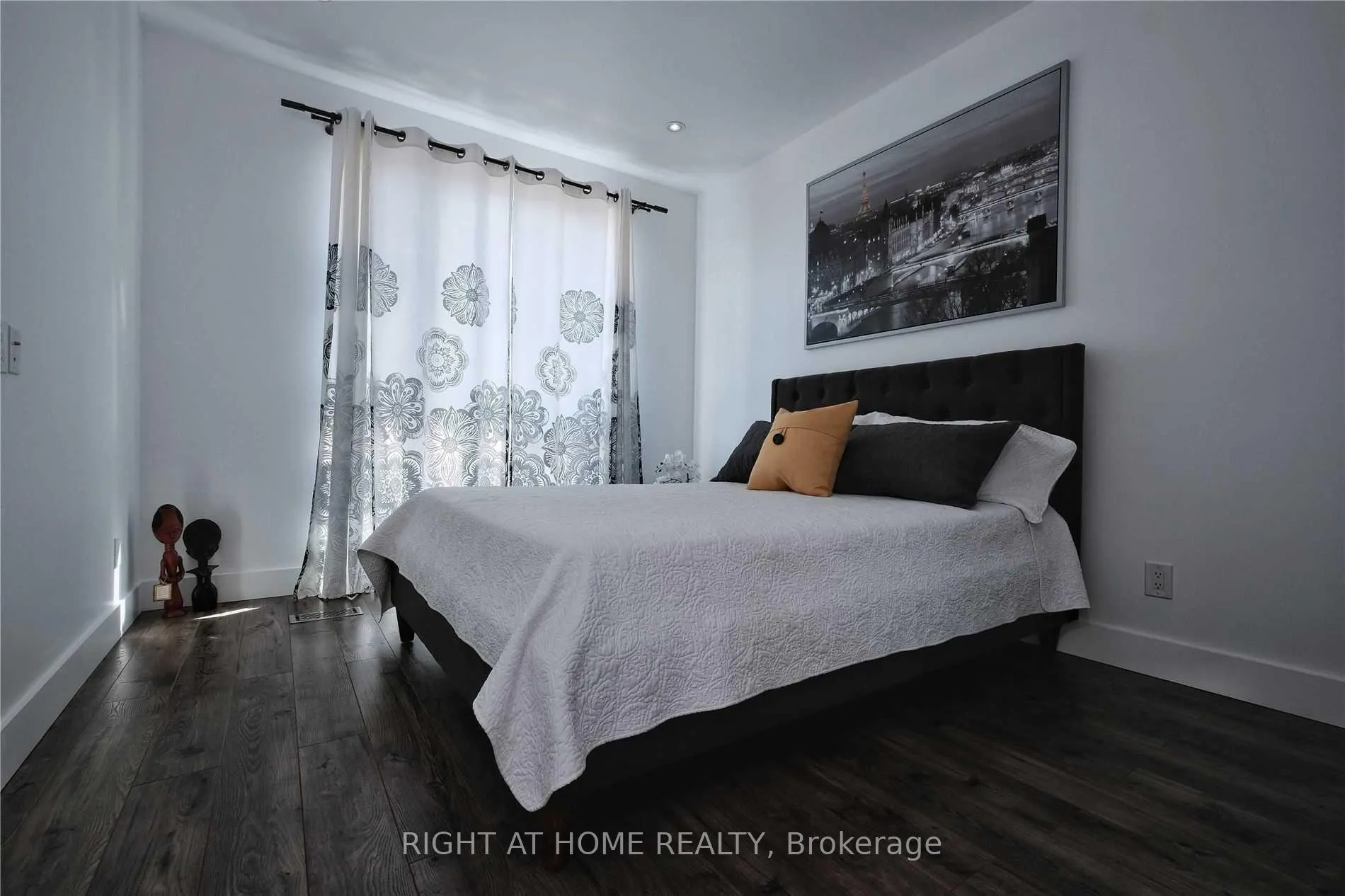 Photo 17 of 206 Gamma Street, Etobicoke, Alderwood — HOMEH